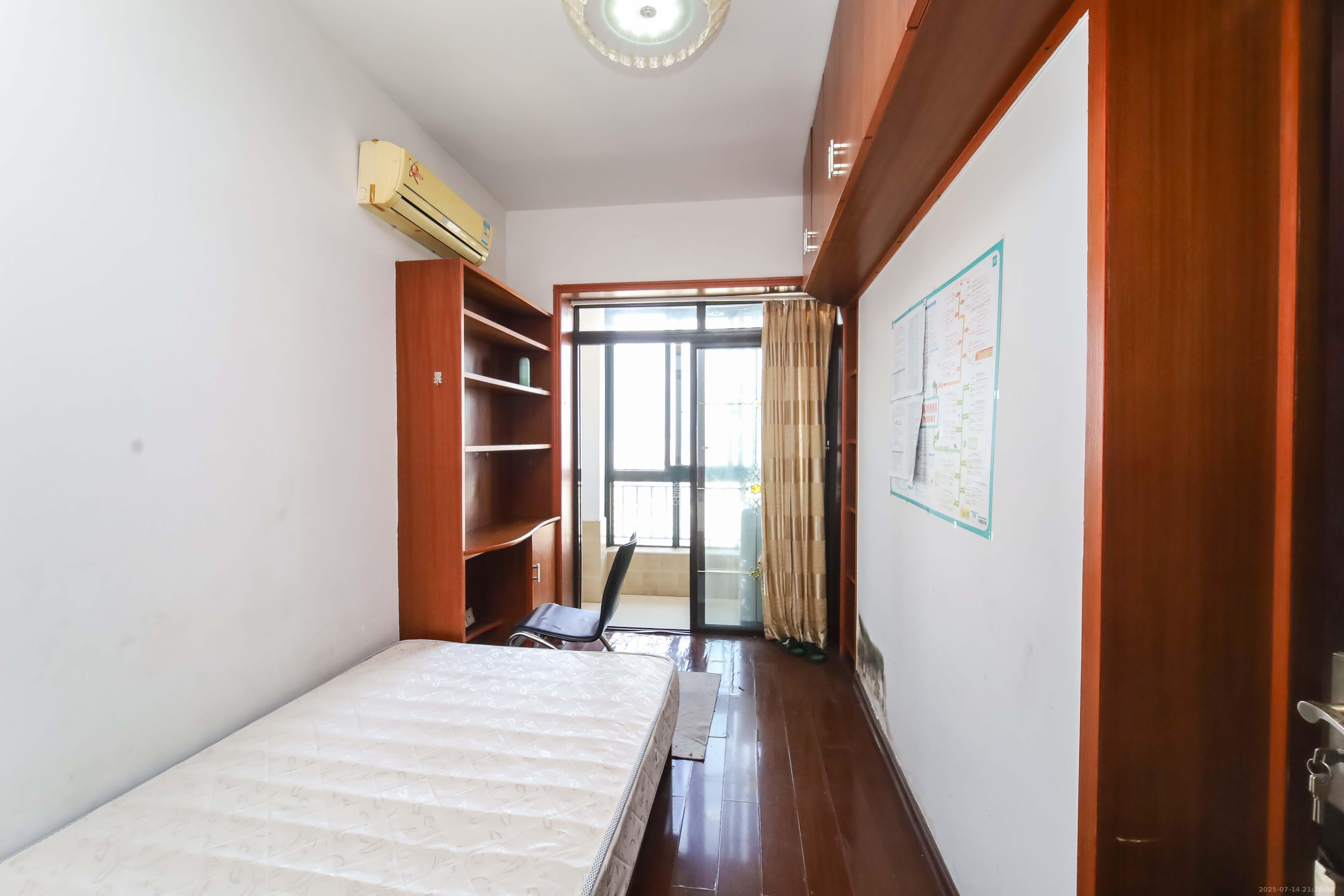 东玺门  2室1厅1卫    62.8万卧室