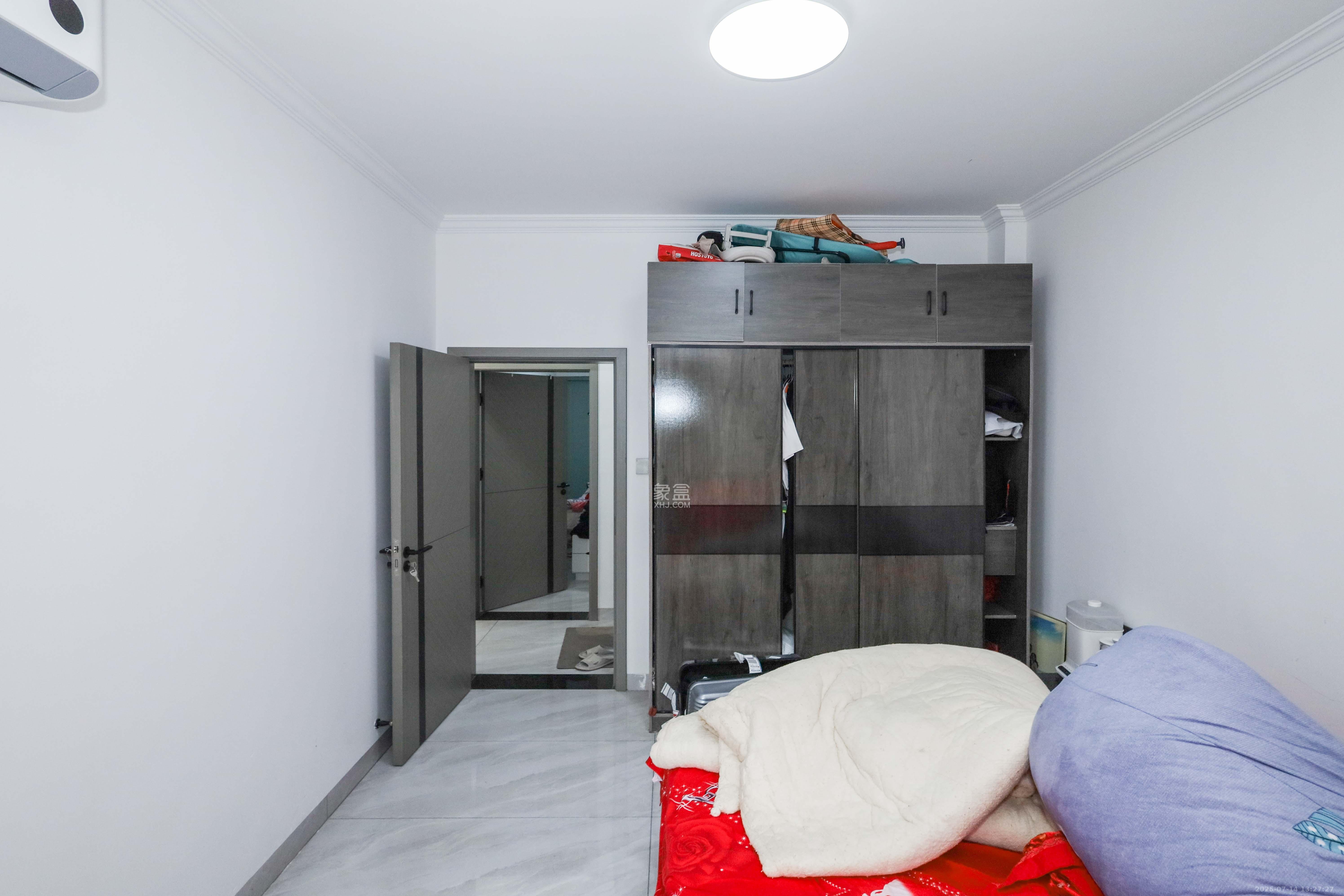 可可小城(麓谷可可小城)  3室2厅1卫    75.0万 可可小城(麓谷可可小城)  3室2厅1卫    75.0万卧室