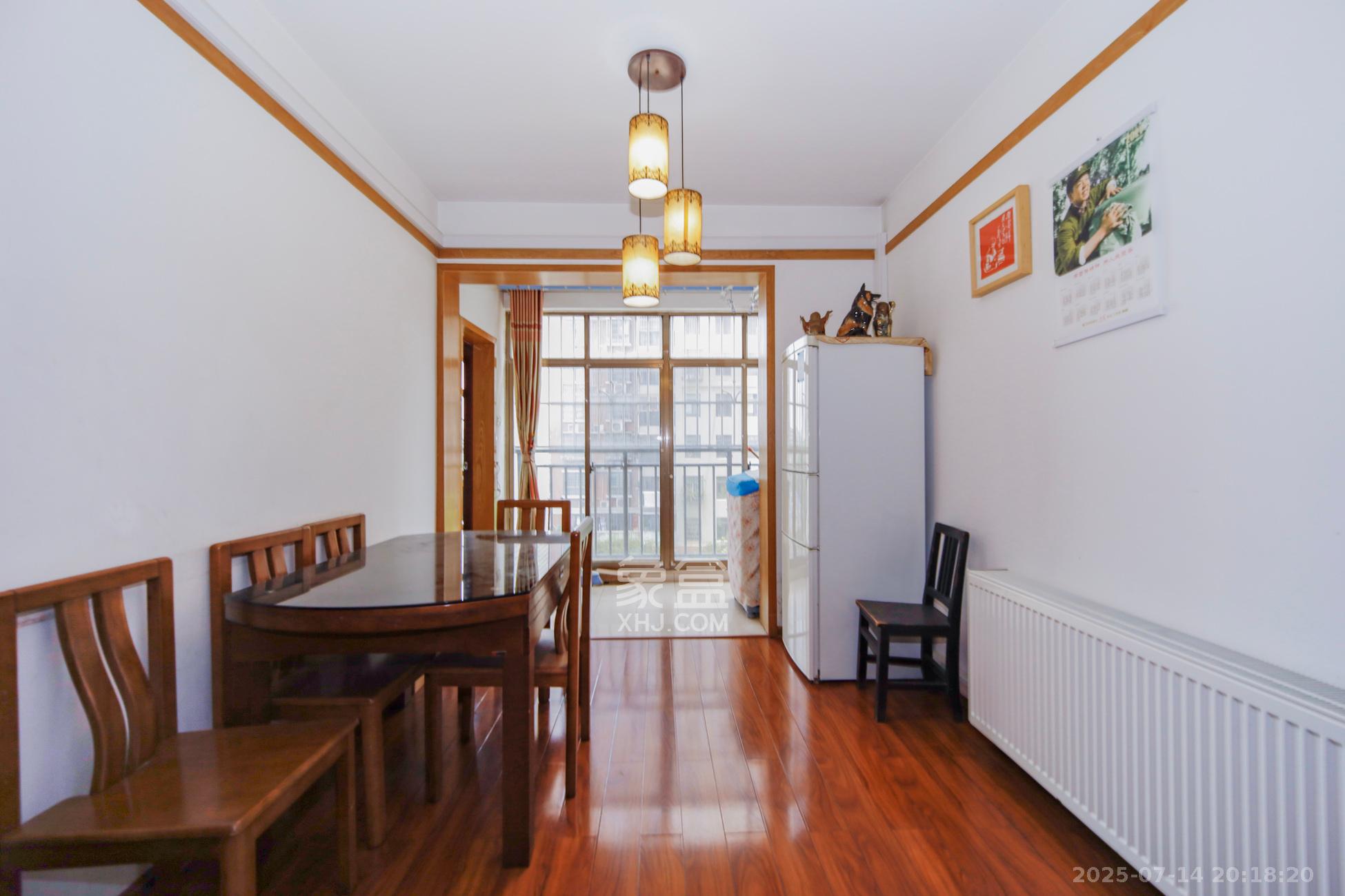 湘翰御舍 3室2厅2卫 70.0万 湘翰御舍 3室2厅2卫 70.0万客厅