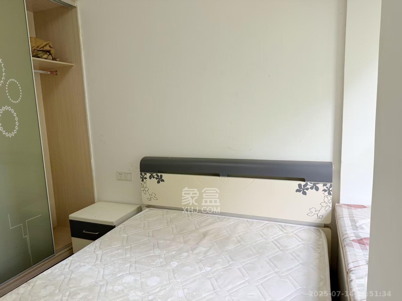保利麓谷林语A区  3室2厅1卫   2200.00元/月室内图