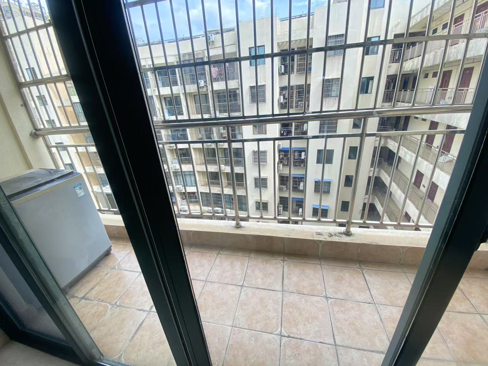 书馨苑  2室1厅1卫    2500.0元/月 书馨苑  2室1厅1卫    2500.0元/月室内图