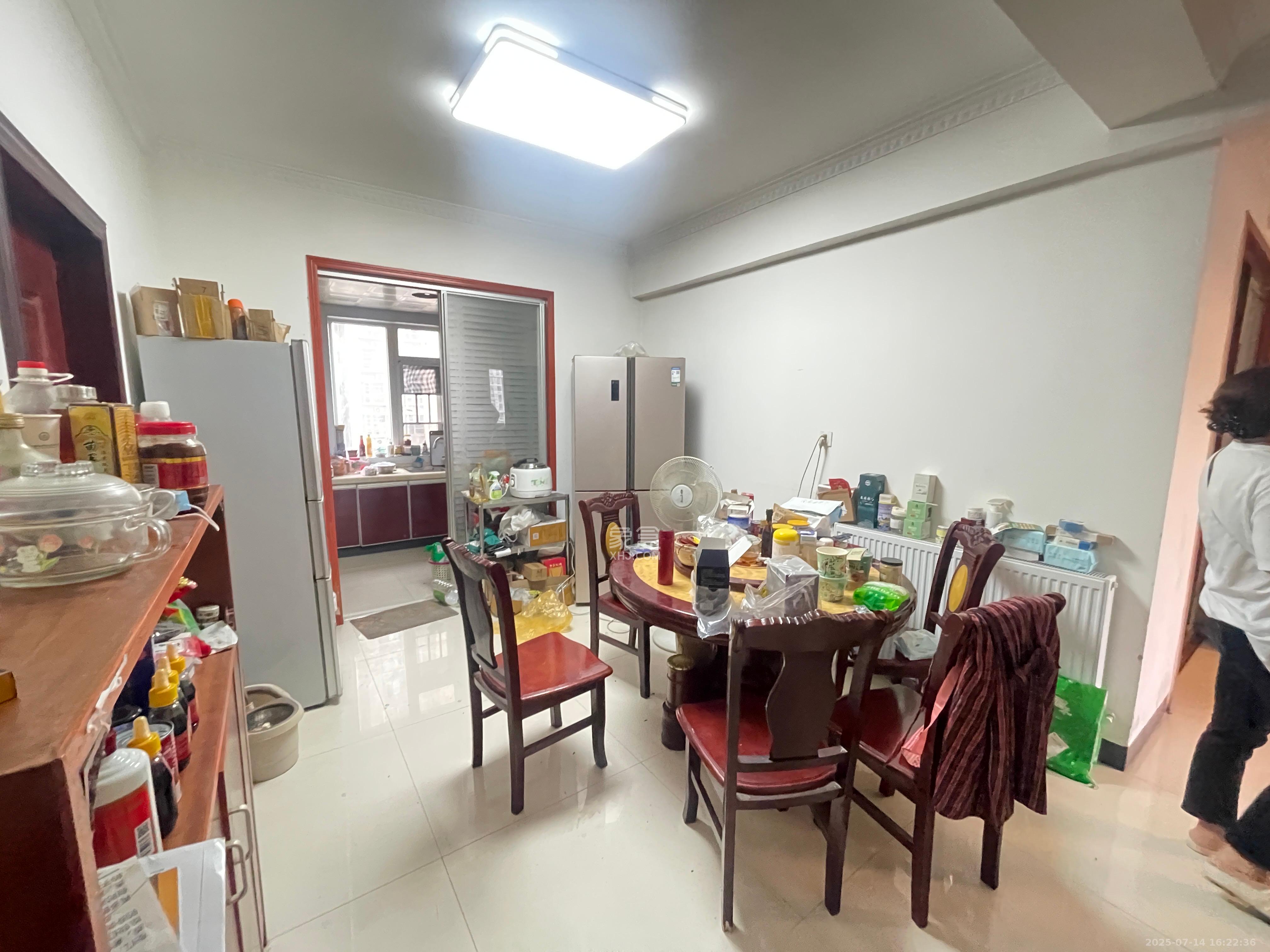 中房F联邦  4室2厅2卫    3200.0元/月 中房F联邦  4室2厅2卫    3200.0元/月室内图