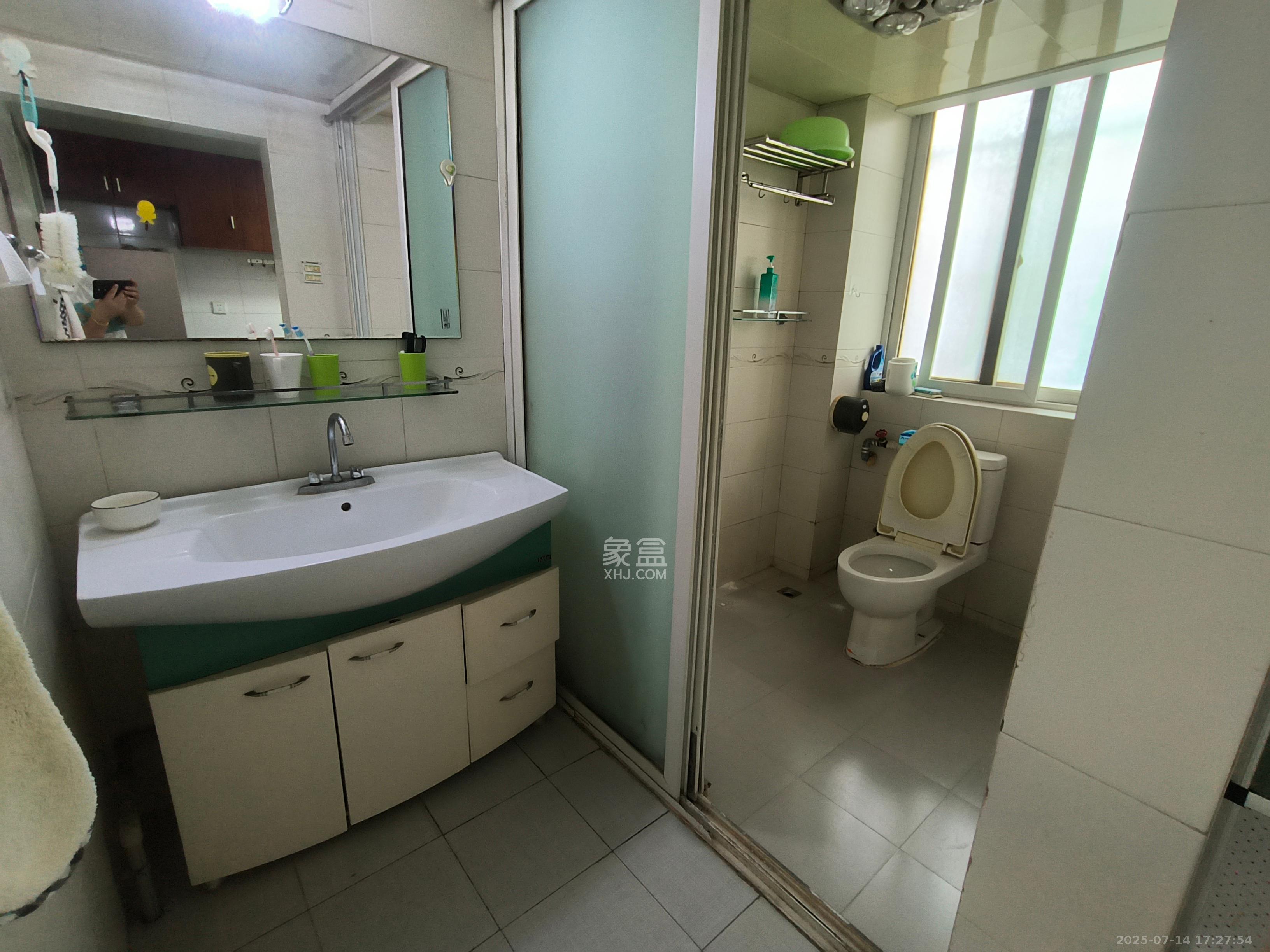 交通技校宿舍 2室2厅1卫 3500.0元/月 交通技校宿舍 2室2厅1卫 3500.0元/月室内图