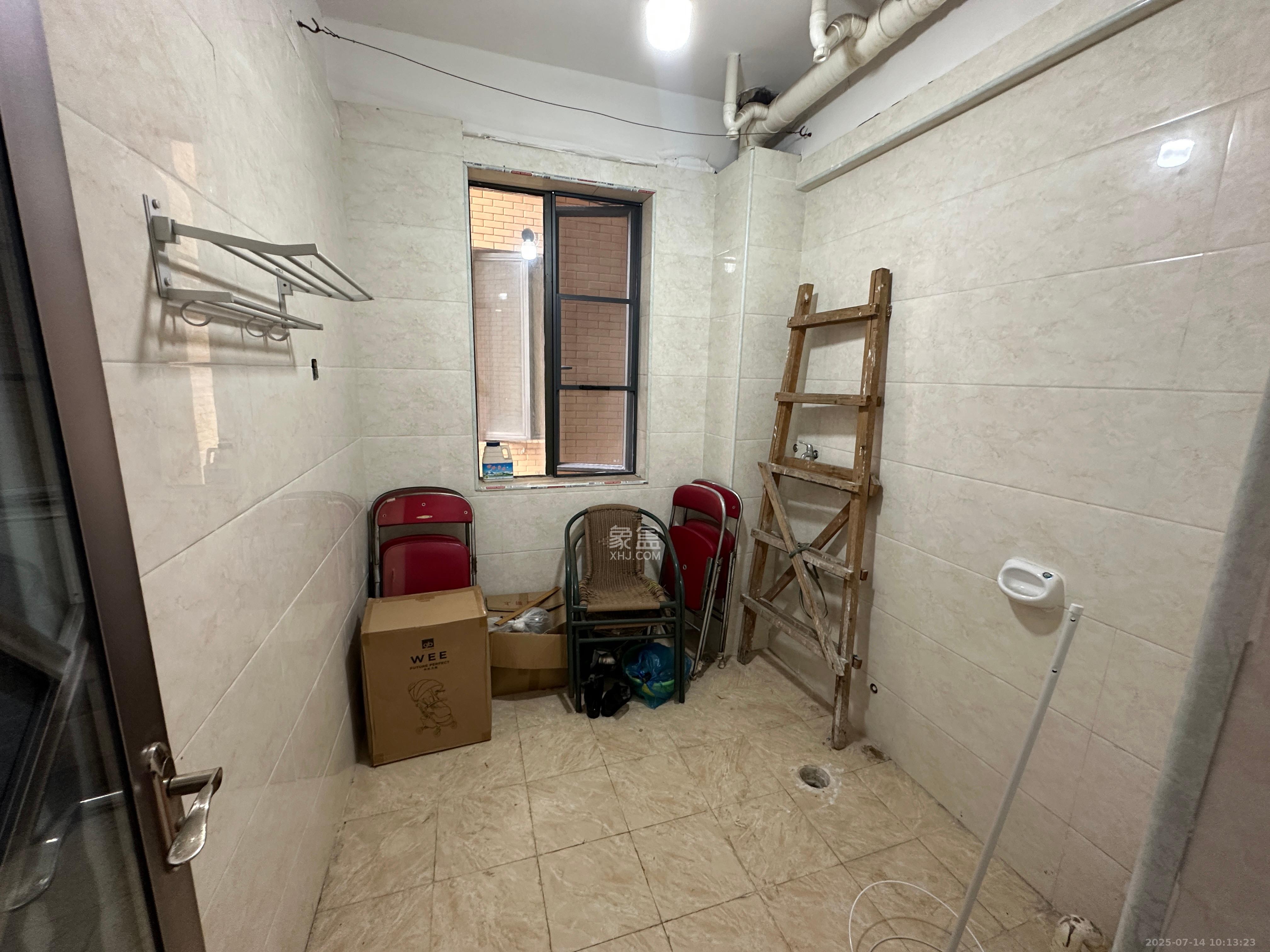 山水花都 3室2厅2卫 2450.0元/月 山水花都 3室2厅2卫 2450.0元/月室内图