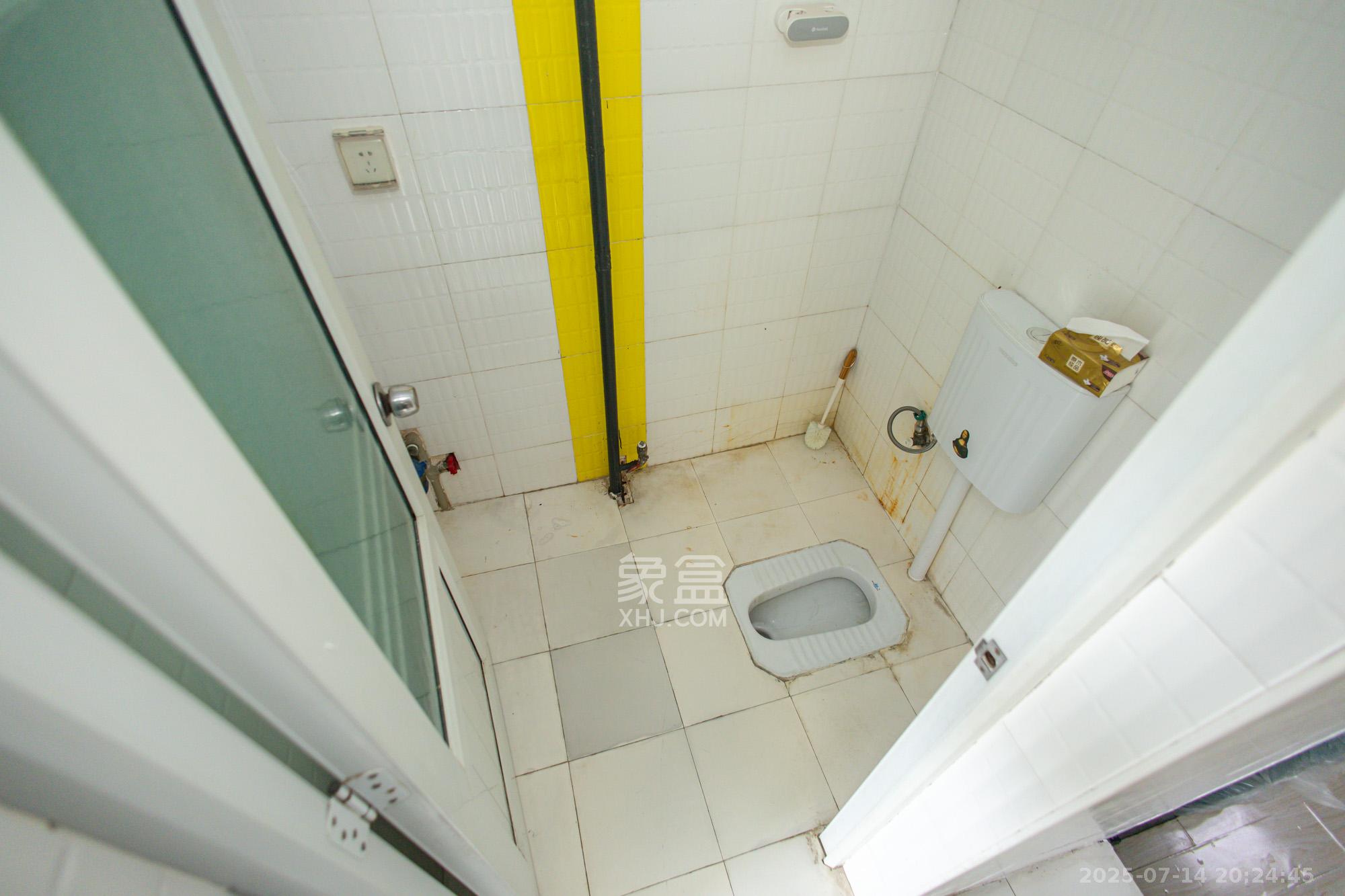 楚天家园  1室1厅1卫    59.0万卫生间