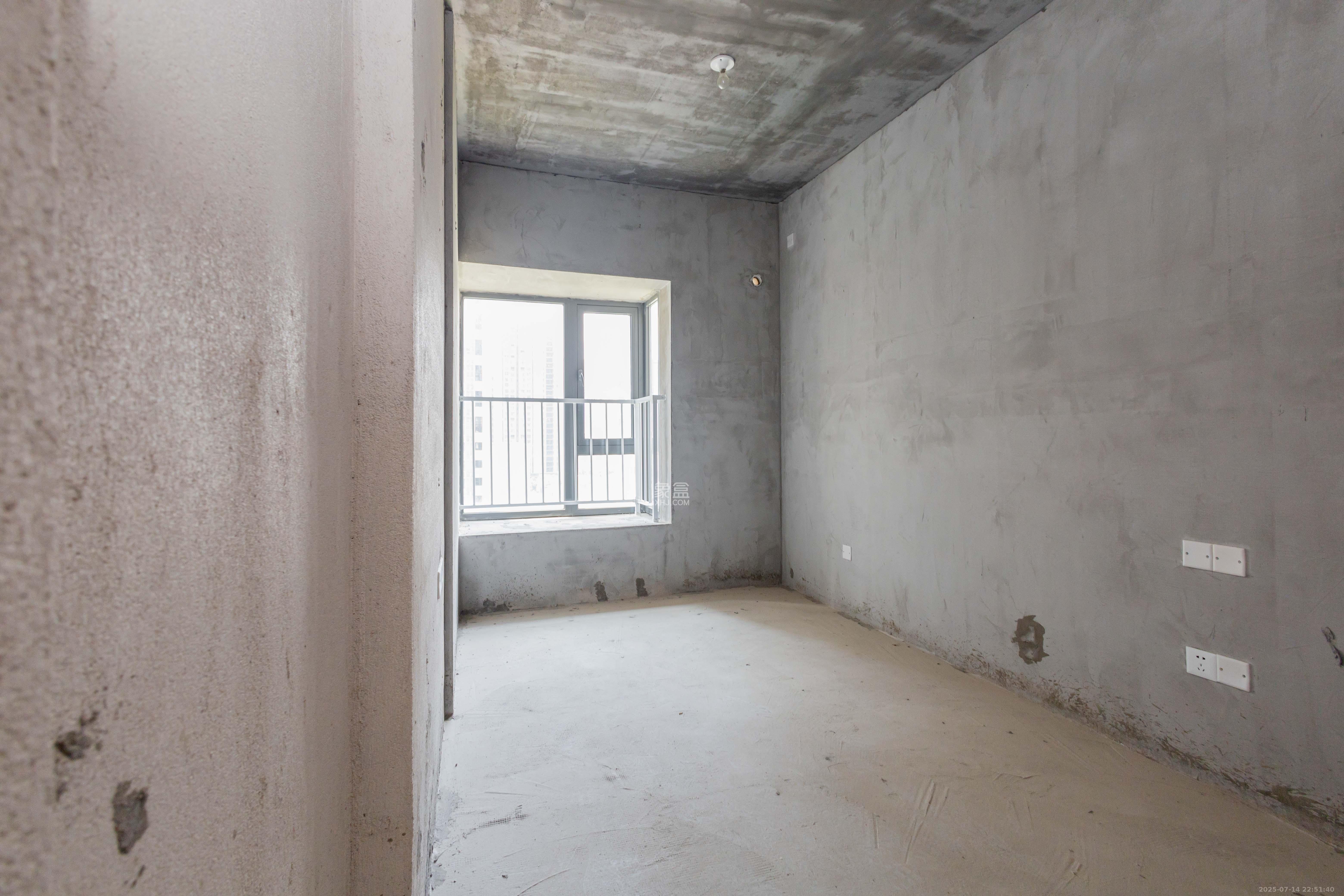 恒大江湾 3室2厅1卫 79.8万 恒大江湾 3室2厅1卫 79.8万卧室