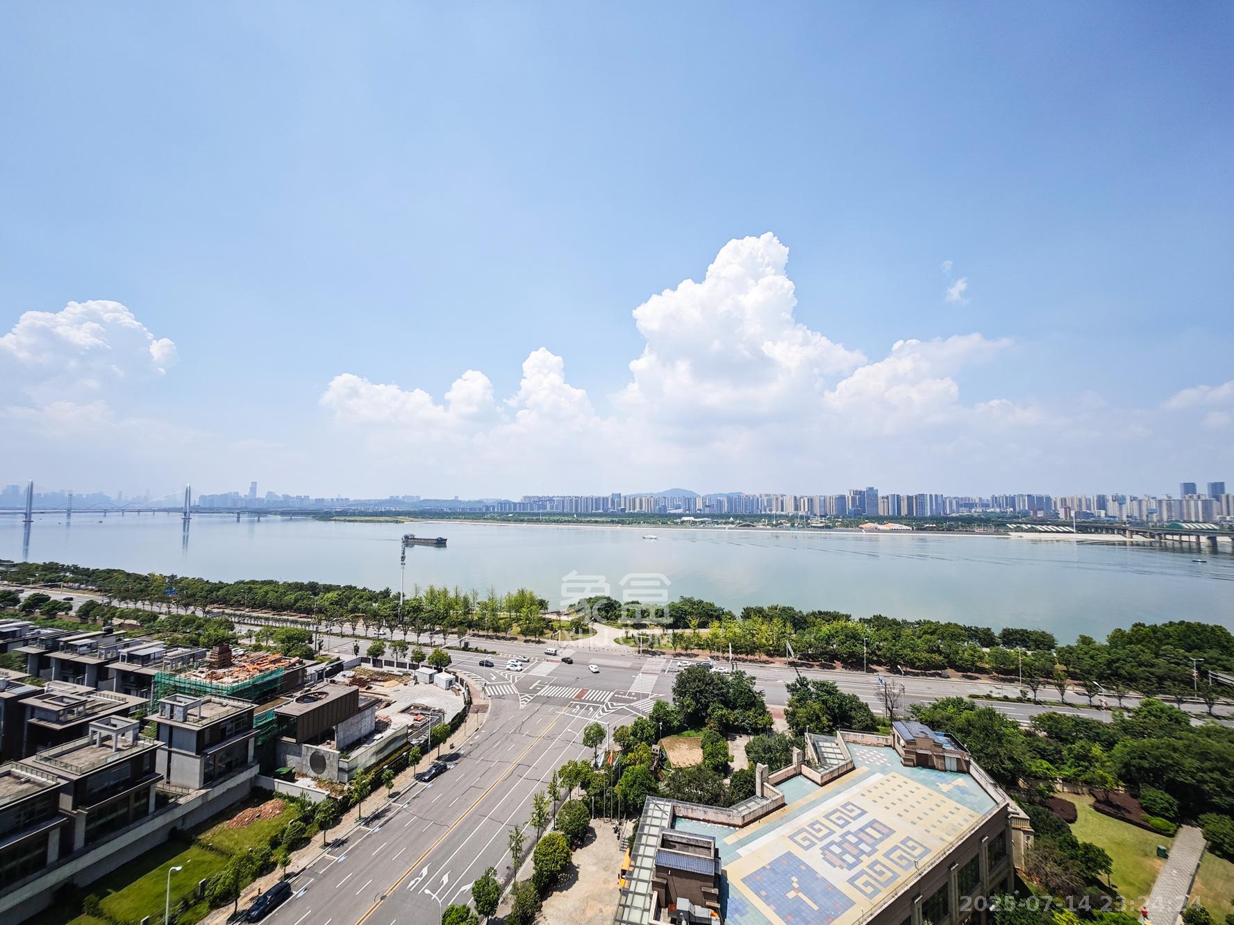 长沙雅居乐花园  3室2厅2卫   175.00万其他