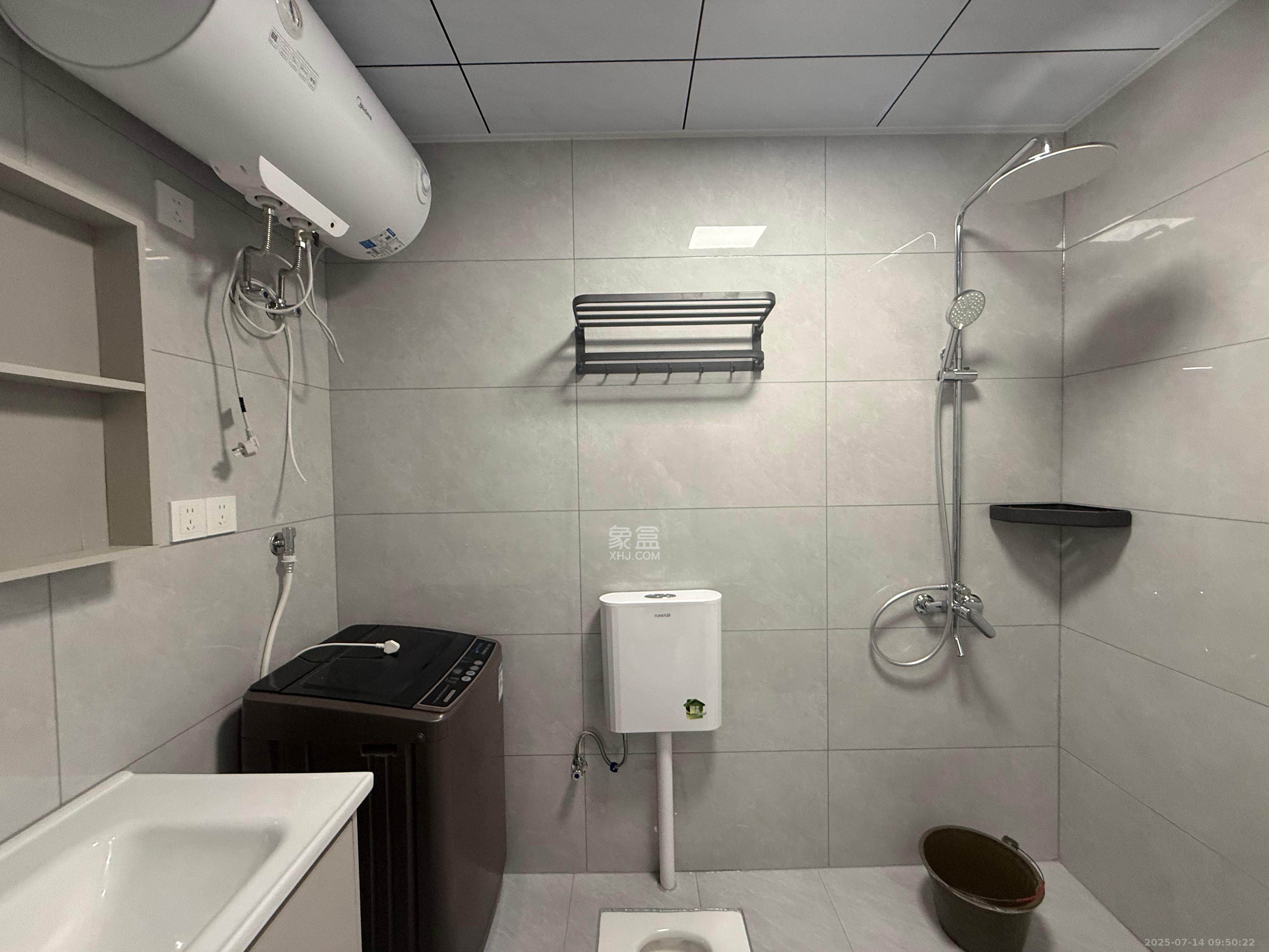 鄱阳汇金中心  1室0厅0卫    1400.0元/月 鄱阳汇金中心  1室0厅0卫    1400.0元/月室内图1