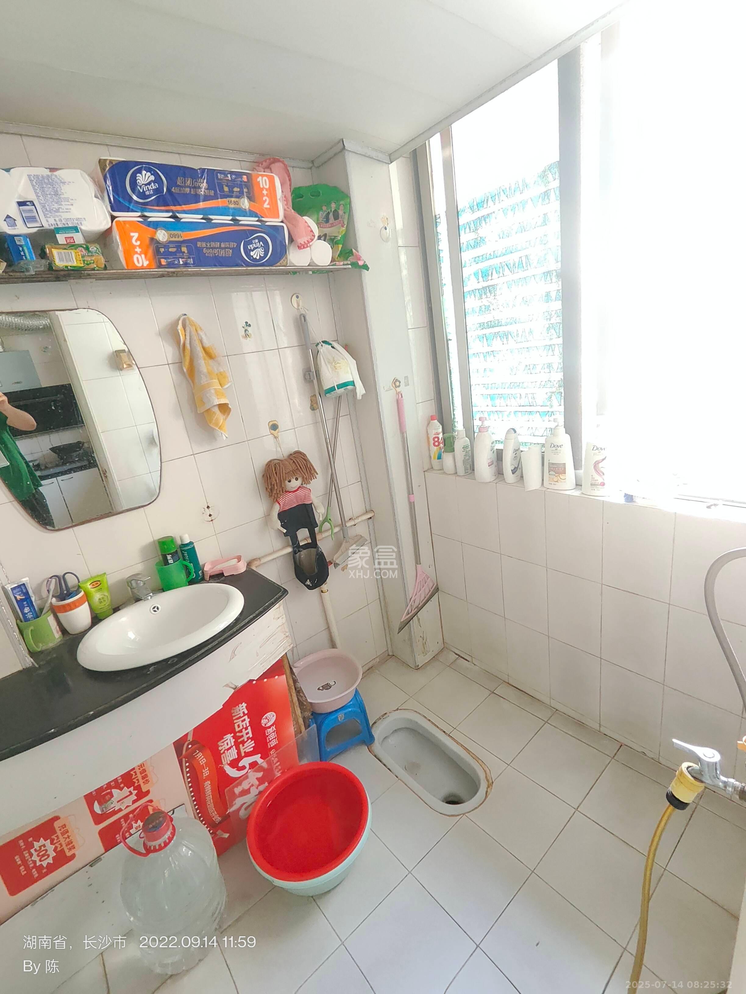 安泰新村  3室1厅1卫   2400.00元/月室内图