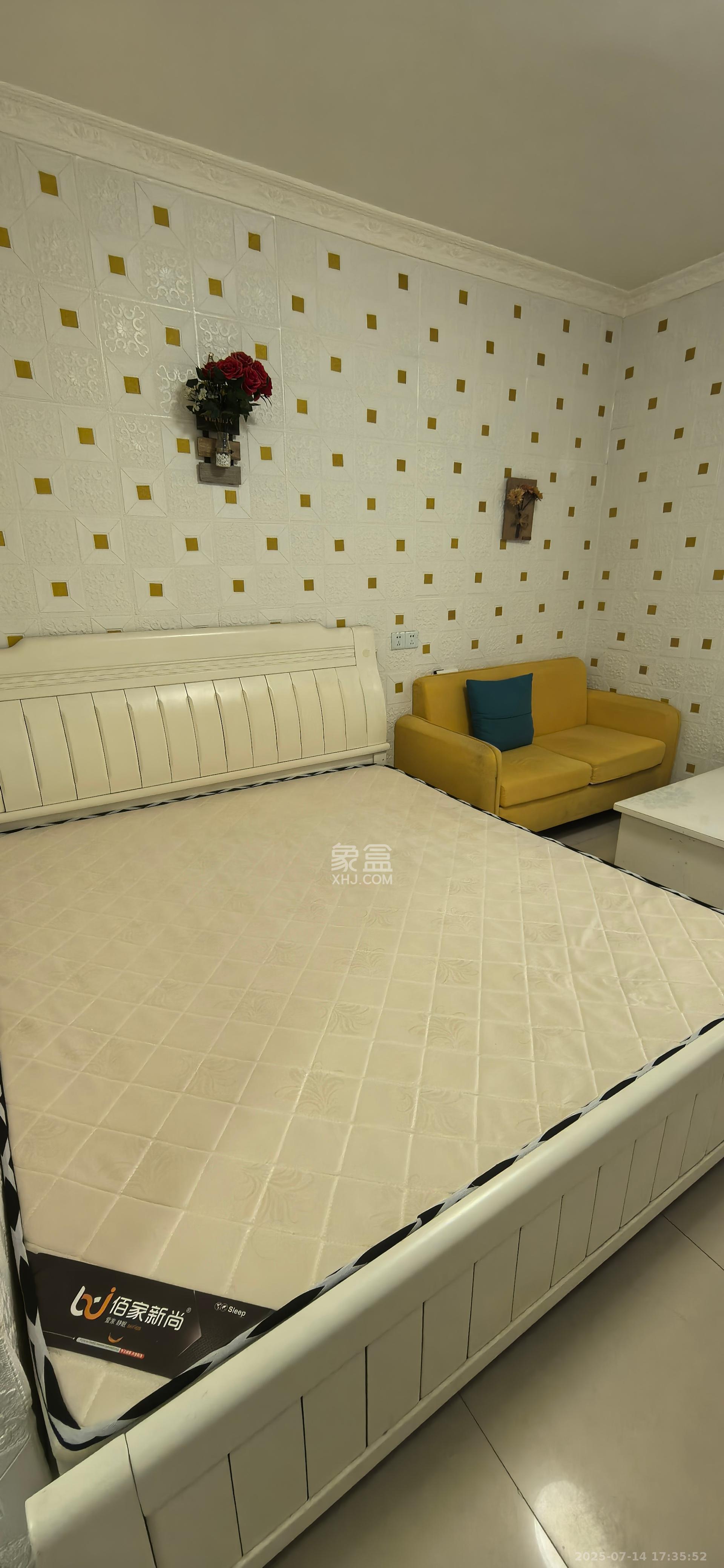 圭塘三小区 1室1厅1卫 1700.0元/月 圭塘三小区 1室1厅1卫 1700.0元/月室内图