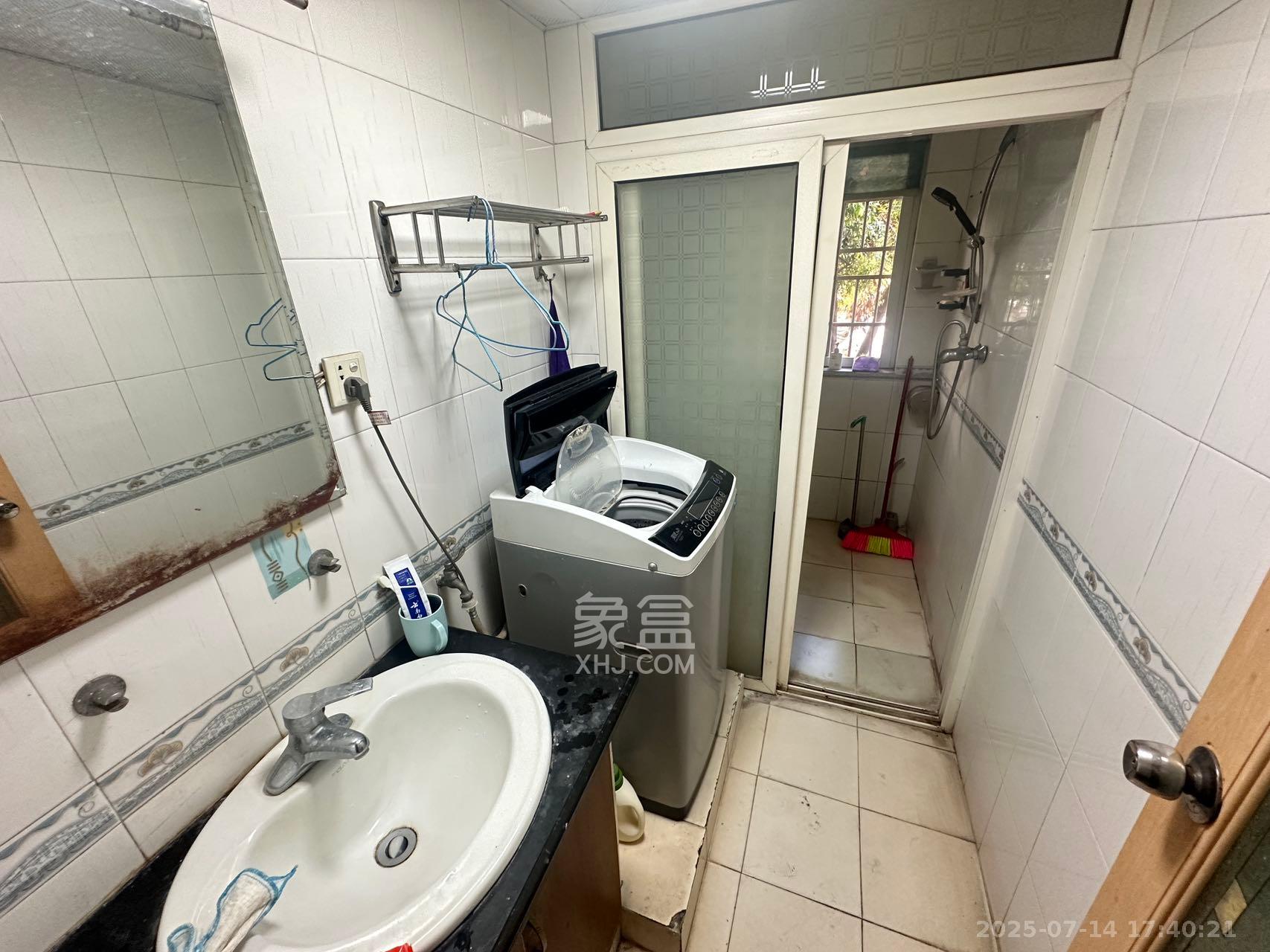 恩瑞麓山名园(龙王港小区) 3室2厅1卫 2500.0元/月 恩瑞麓山名园(龙王港小区) 3室2厅1卫 2500.0元/月室内图