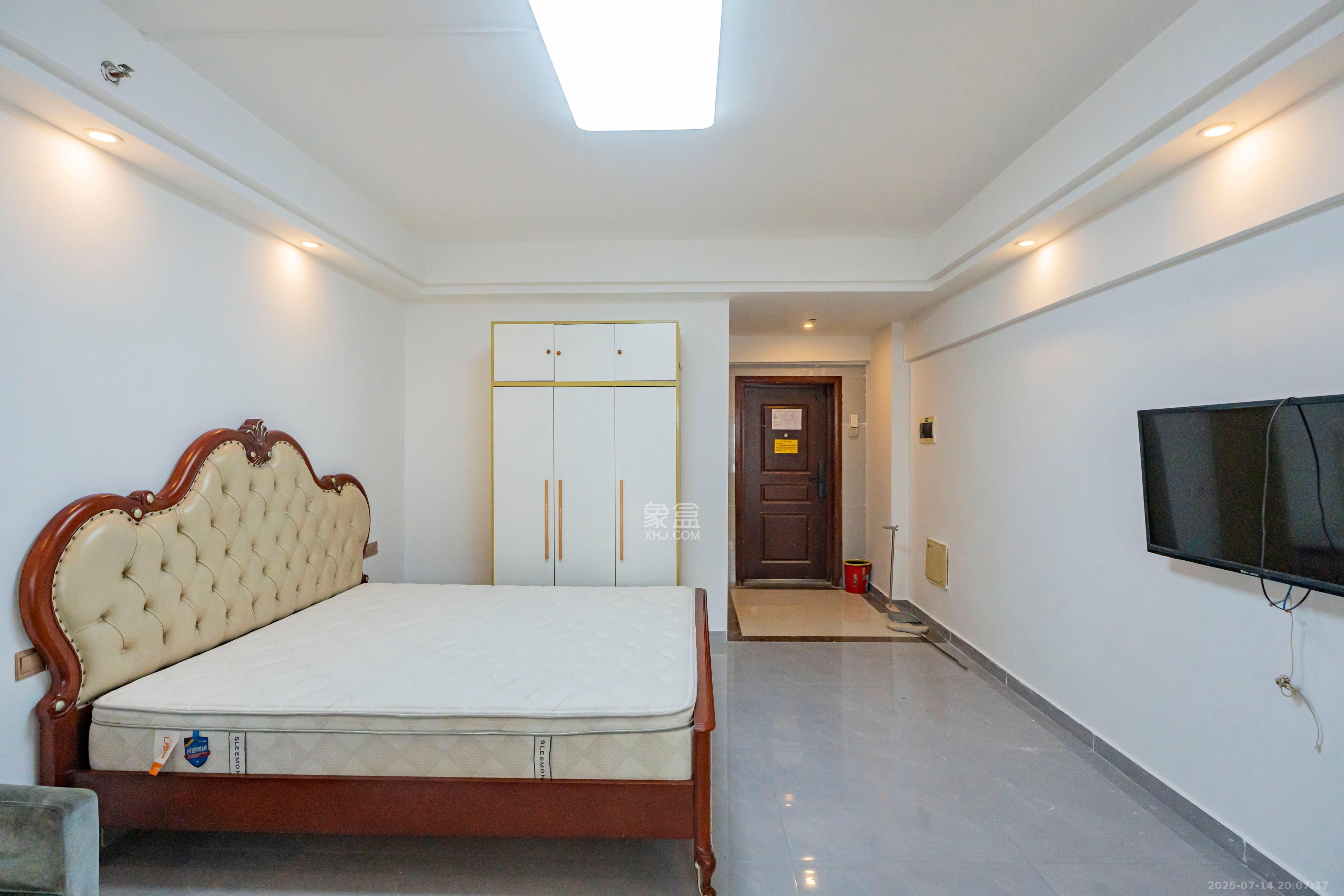 鸥波港湾  1室1厅1卫    43.0万 鸥波港湾  1室1厅1卫    43.0万卧室