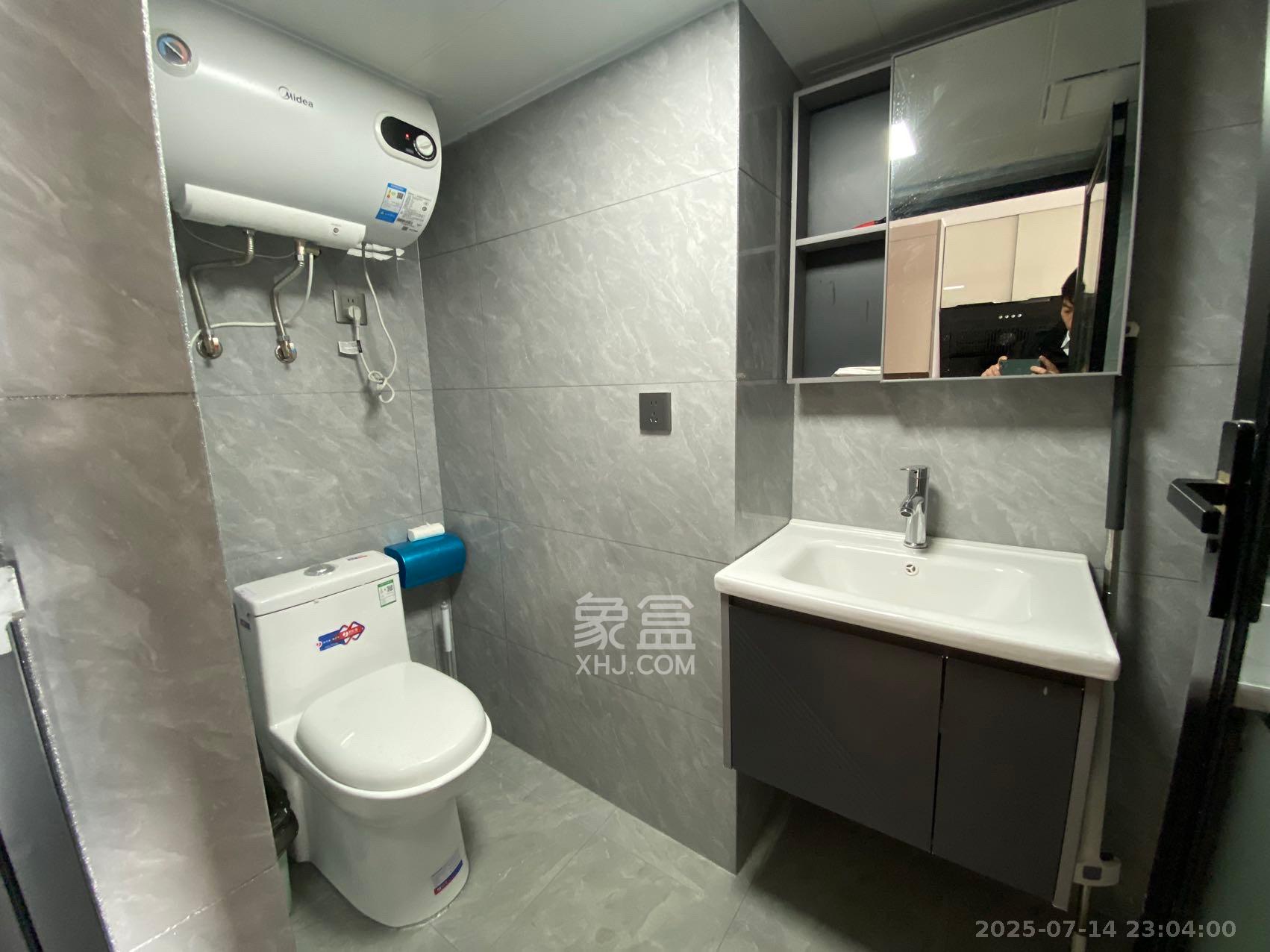 卓越江岸  2室1厅1卫    2500.0元/月 卓越江岸  2室1厅1卫    2500.0元/月室内图