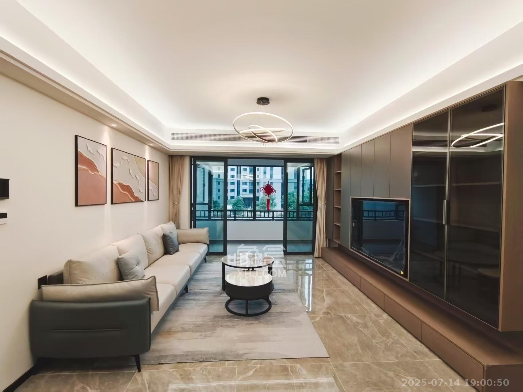 欣利梅溪左岸 4室2厅2卫 4000.0元/月 欣利梅溪左岸 4室2厅2卫 4000.0元/月室内图