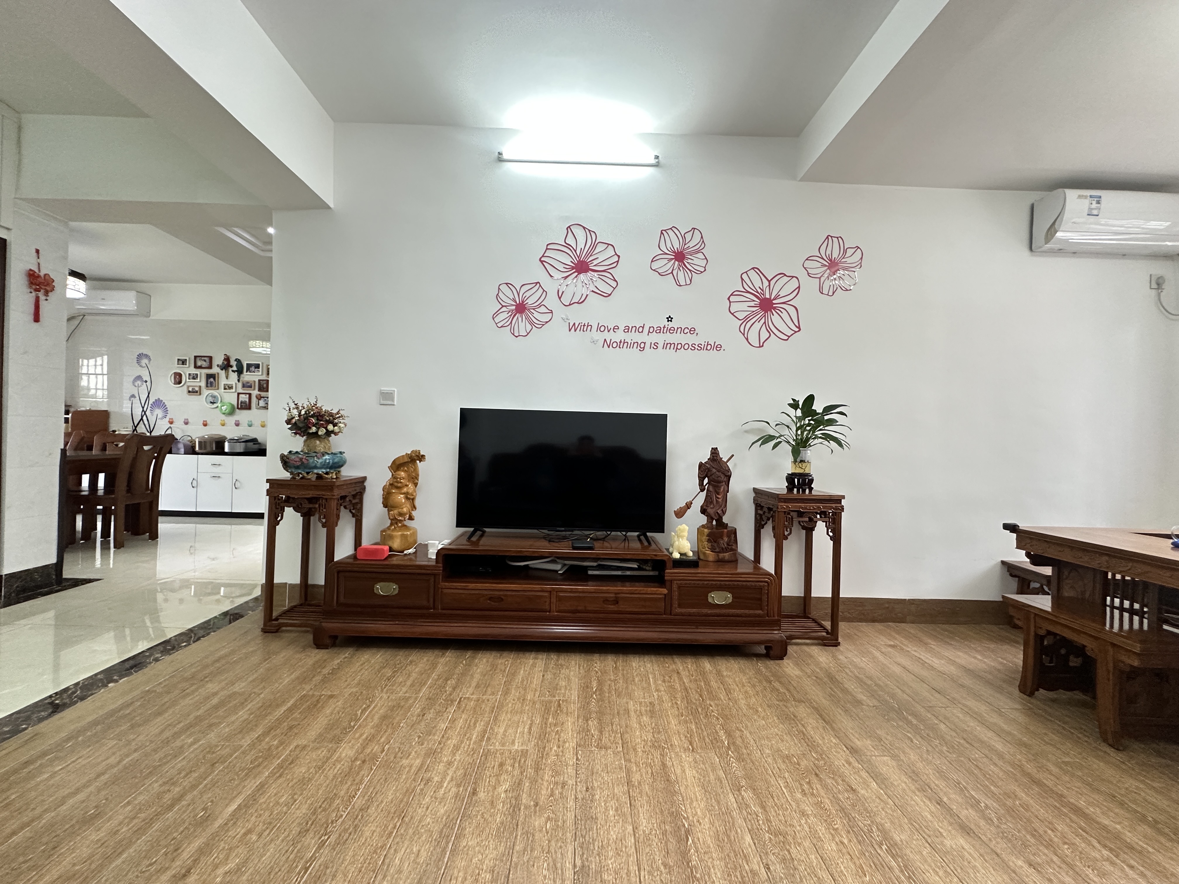 金东花园  2室2厅1卫   2800.00元/月室内图