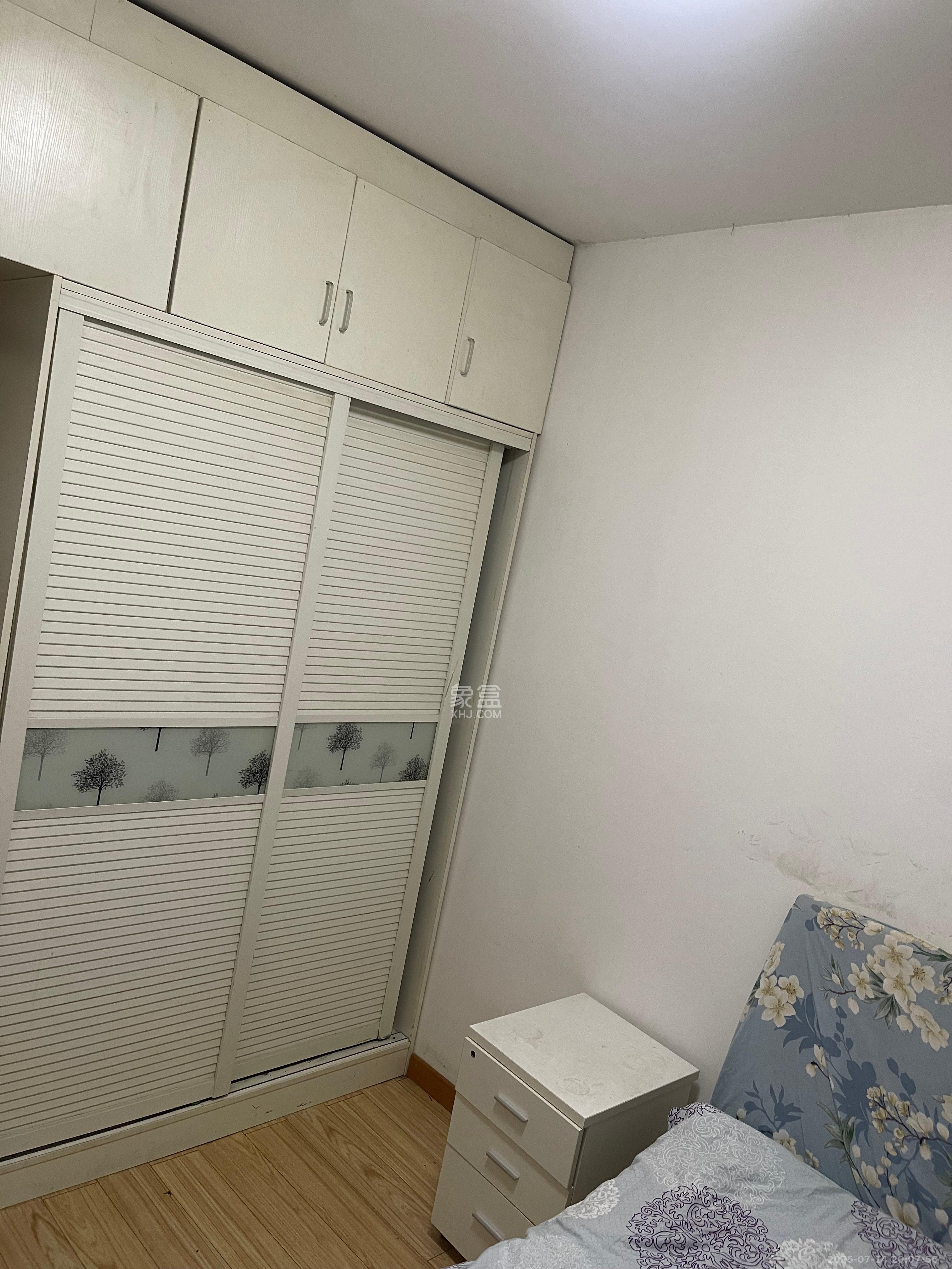 银港水晶城  2室1厅1卫   1700.00元/月室内图