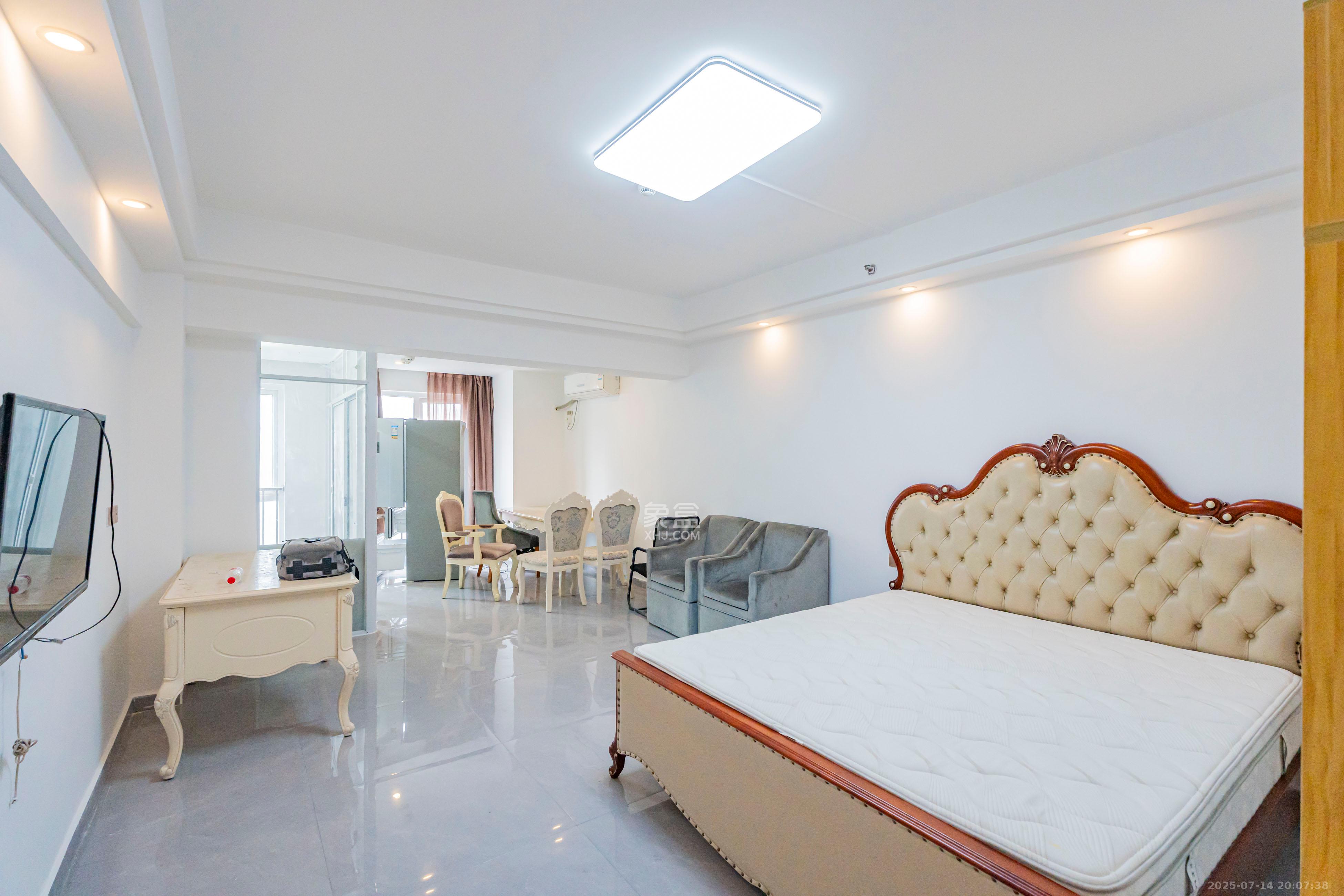 鸥波港湾  1室1厅1卫    43.0万 鸥波港湾  1室1厅1卫    43.0万卧室