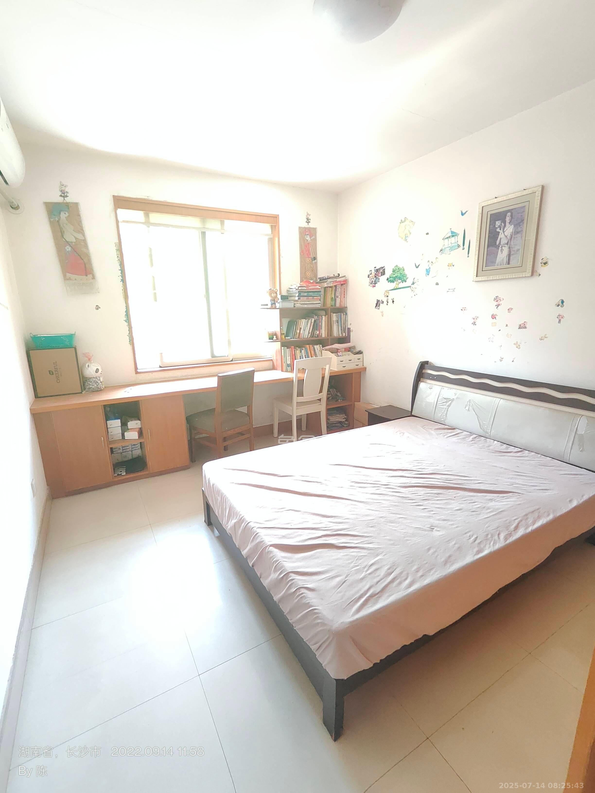 安泰新村  3室1厅1卫   2400.00元/月室内图