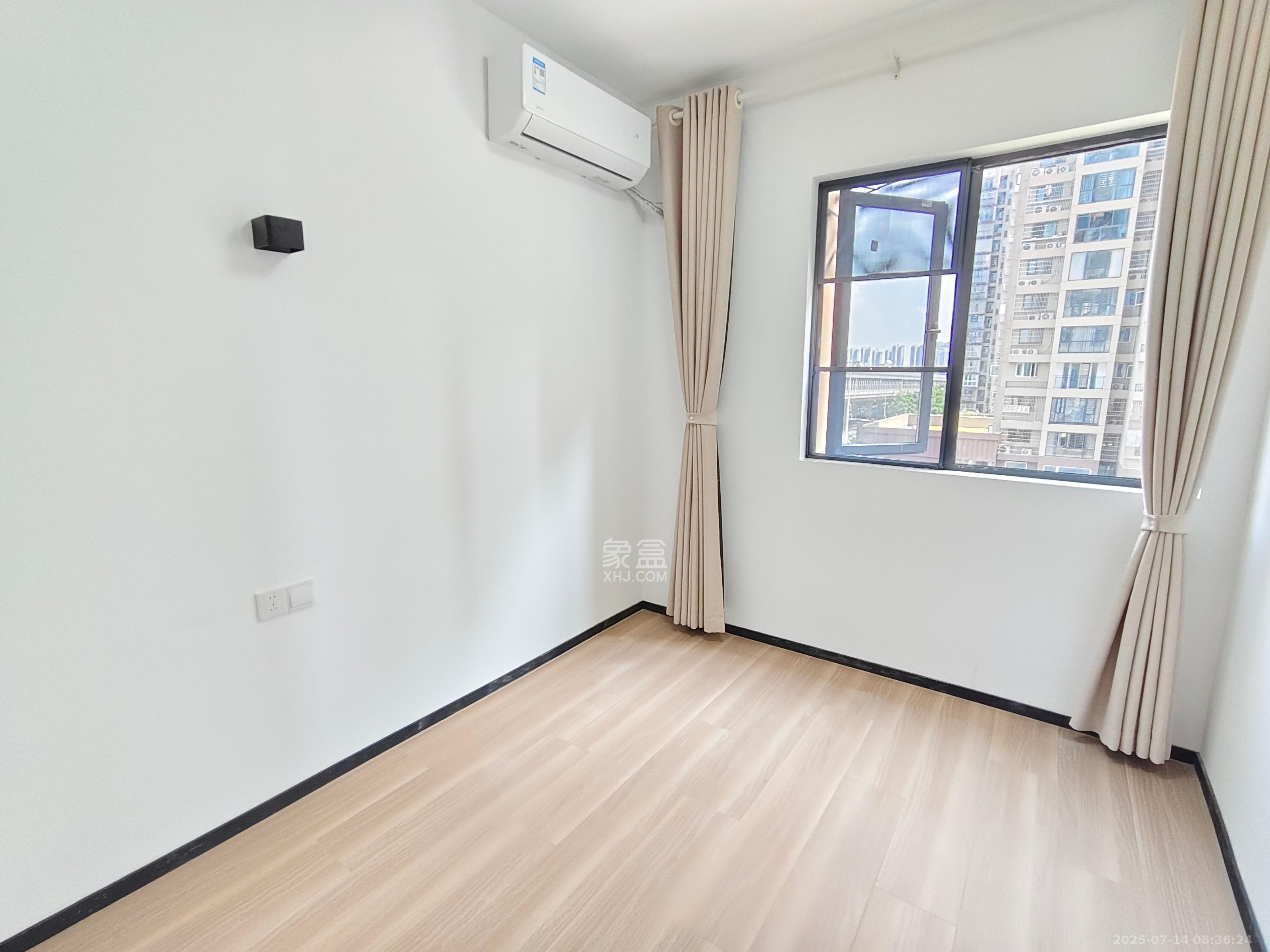 文景家园  4室2厅2卫    3600.0元/月室内图