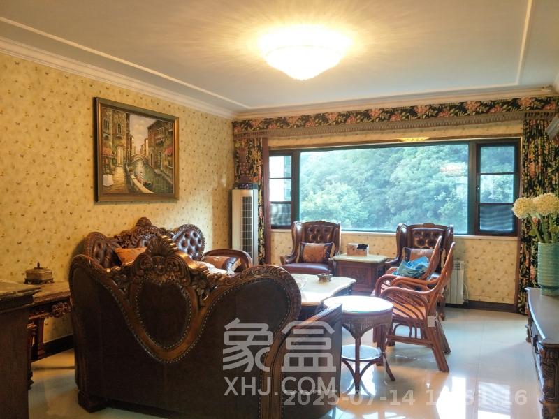 恒大城  4室2厅2卫    5000.0元/月 恒大城  4室2厅2卫    5000.0元/月室内图