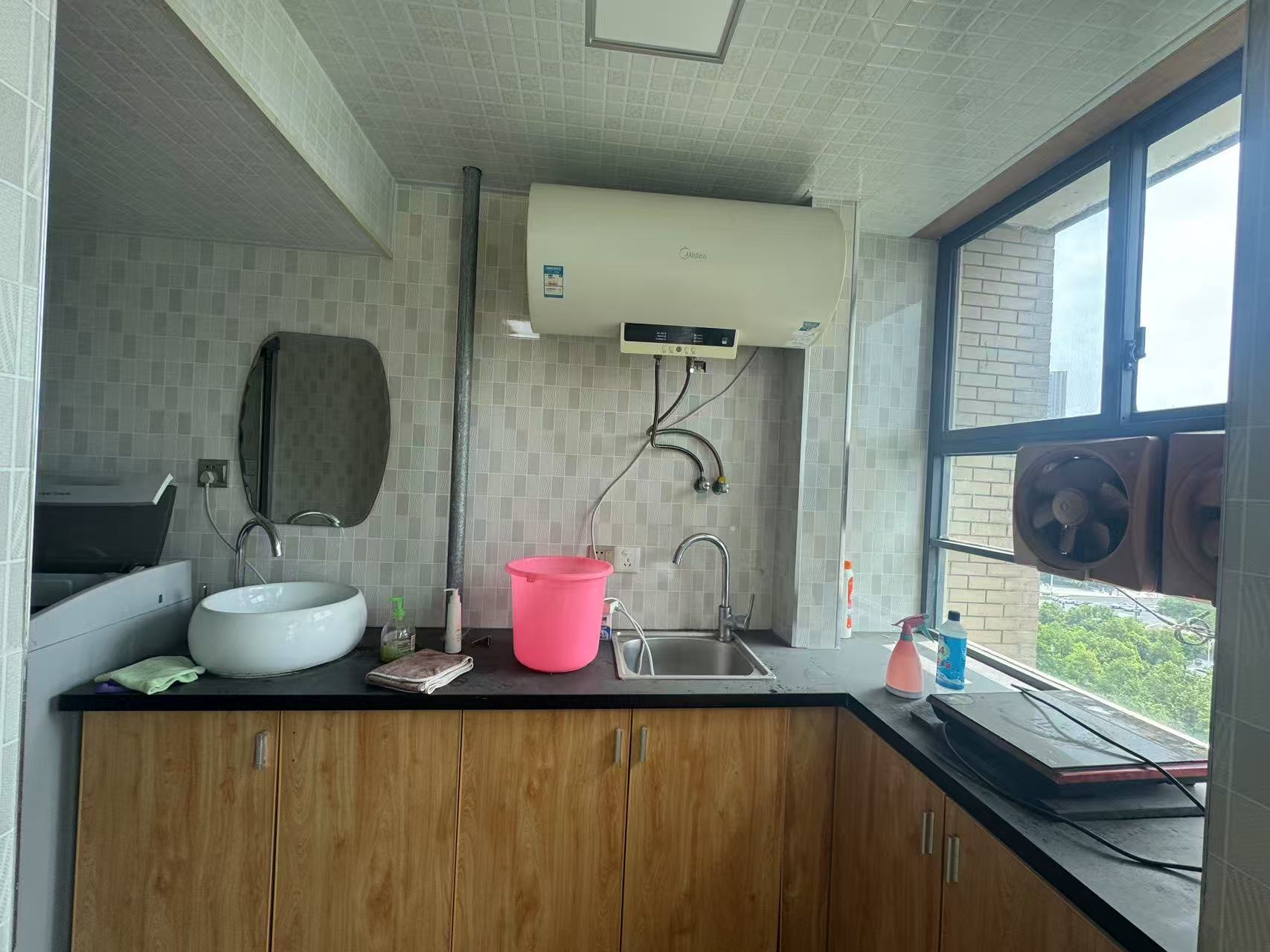 鹏利广场 1室1厅1卫 1000.0元/月 鹏利广场 1室1厅1卫 1000.0元/月室内图