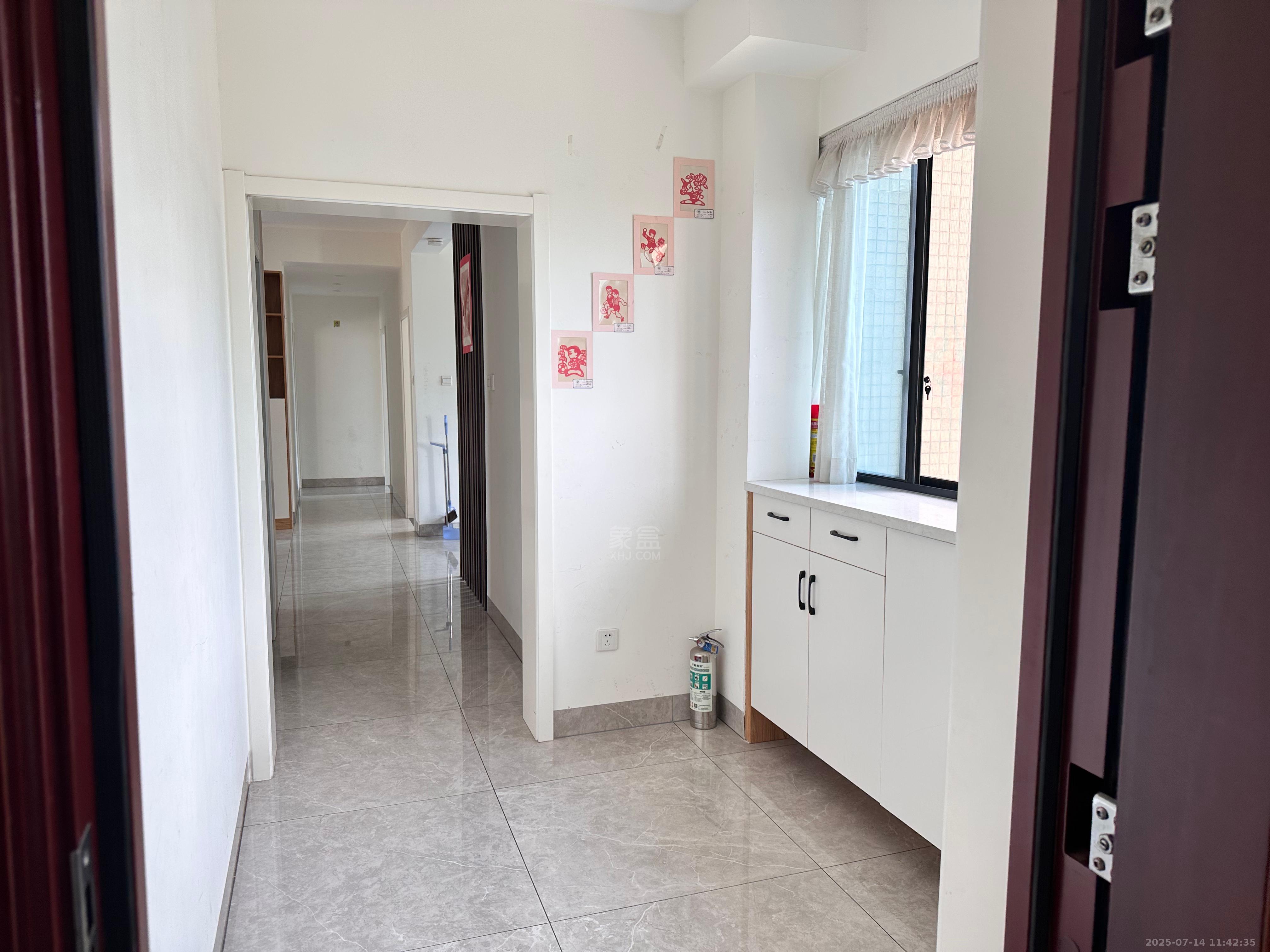 日盛山湖城 3室2厅2卫 2100.0元/月 日盛山湖城 3室2厅2卫 2100.0元/月室内图