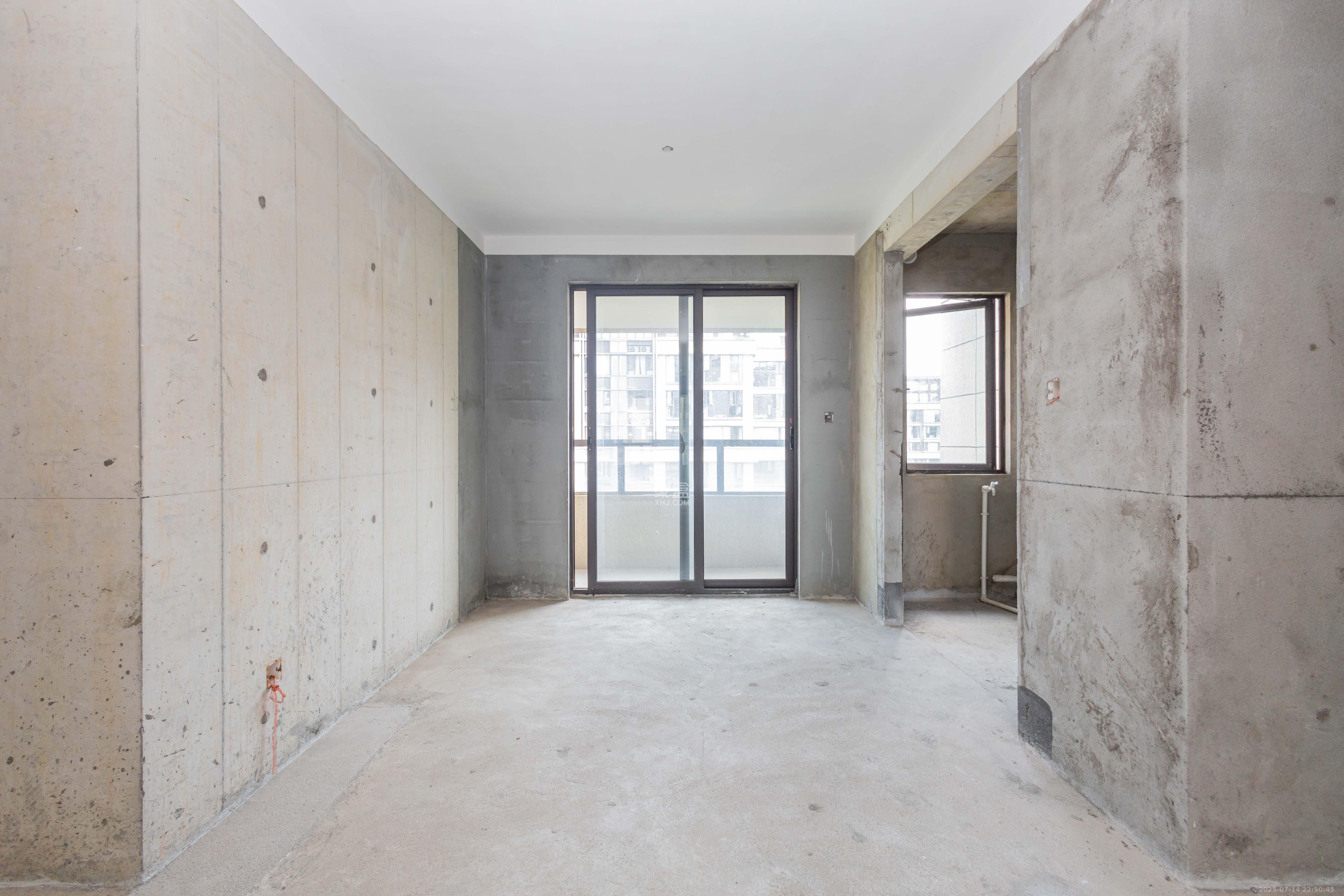 南益名士豪庭  4室2厅2卫    148.0万 南益名士豪庭  4室2厅2卫    148.0万客厅