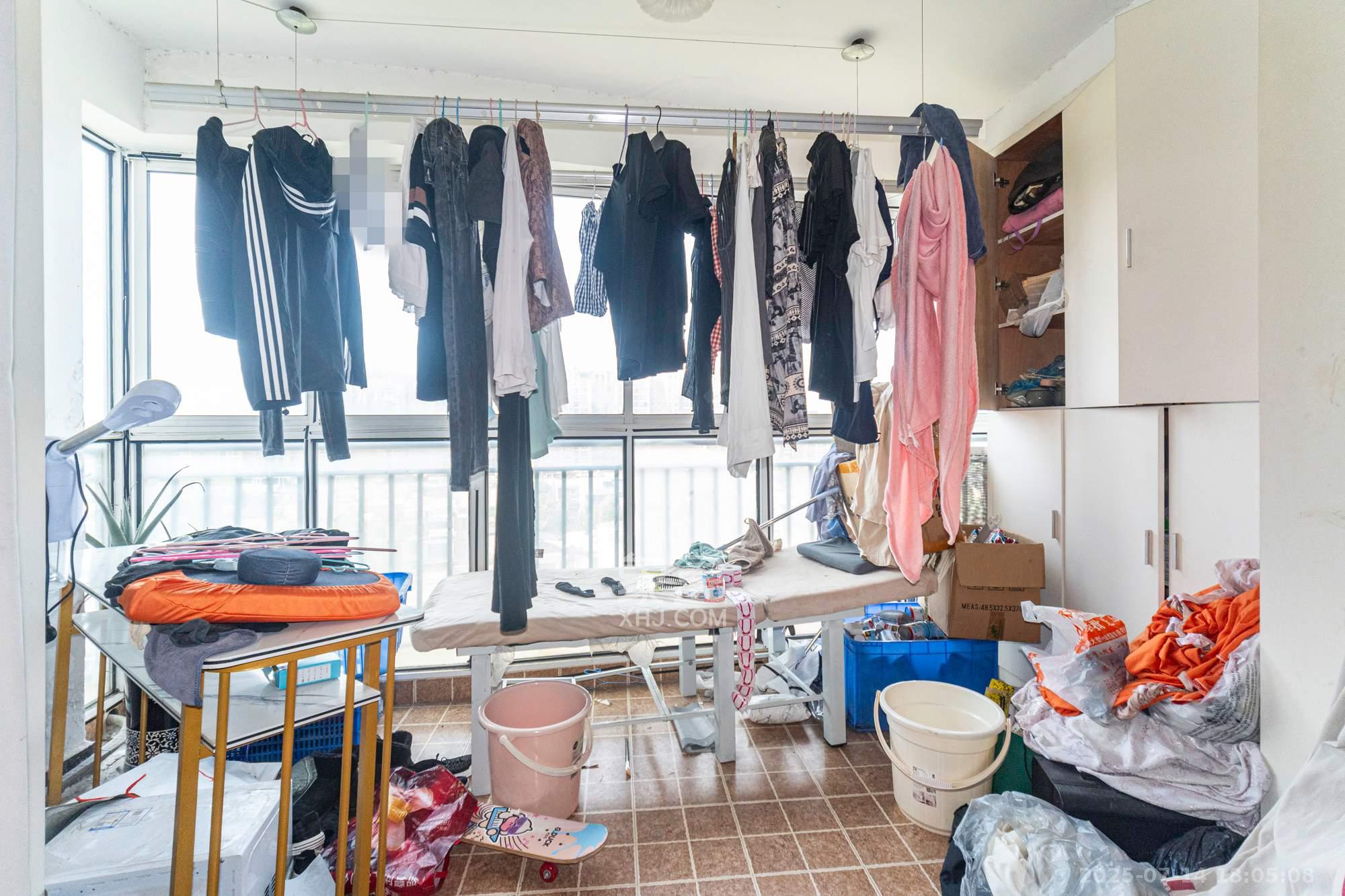 幸福里（幸福里一期）  3室2厅1卫    63.8万阳台