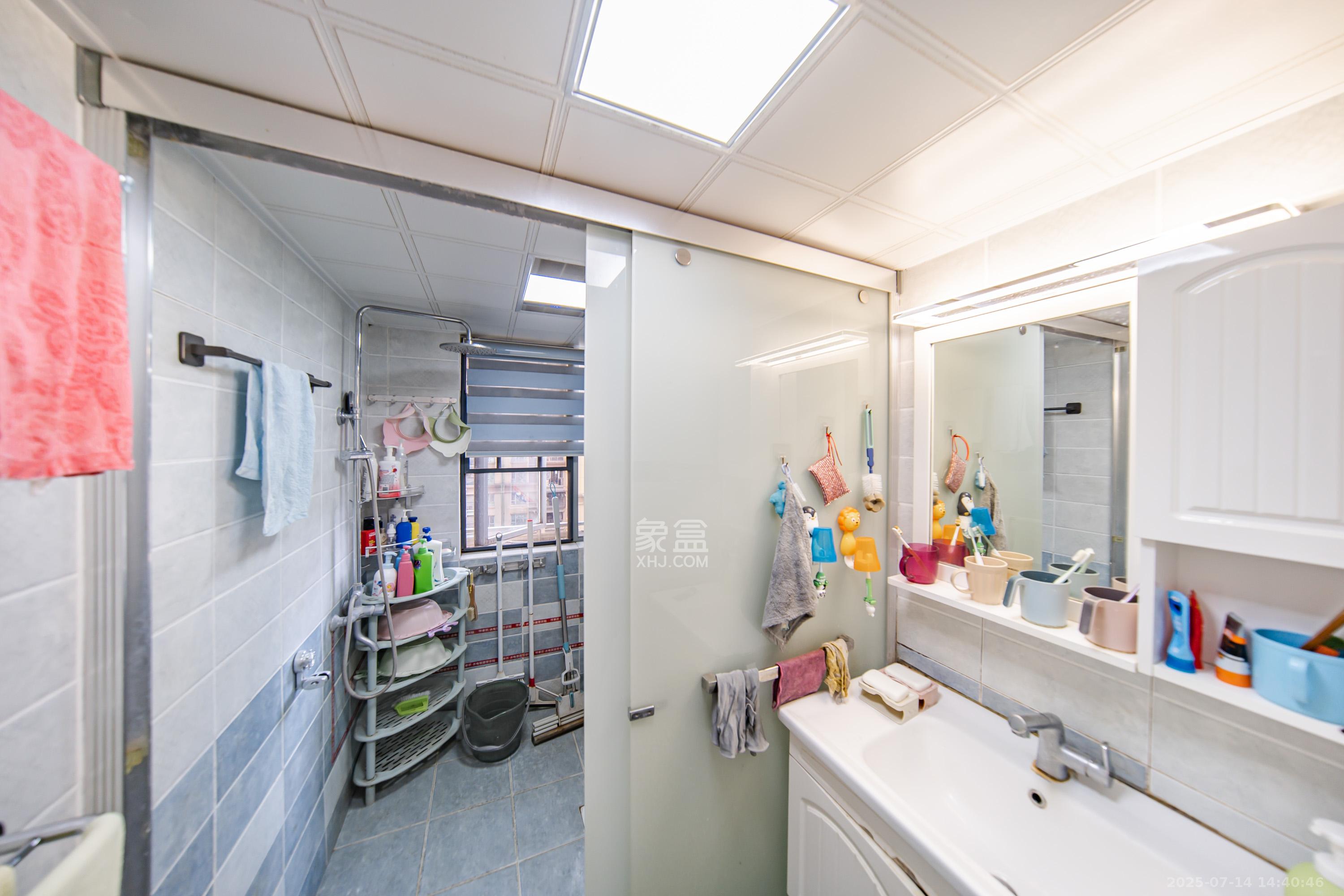 潇湘奥林匹克花园  3室2厅2卫    95.0万卫生间