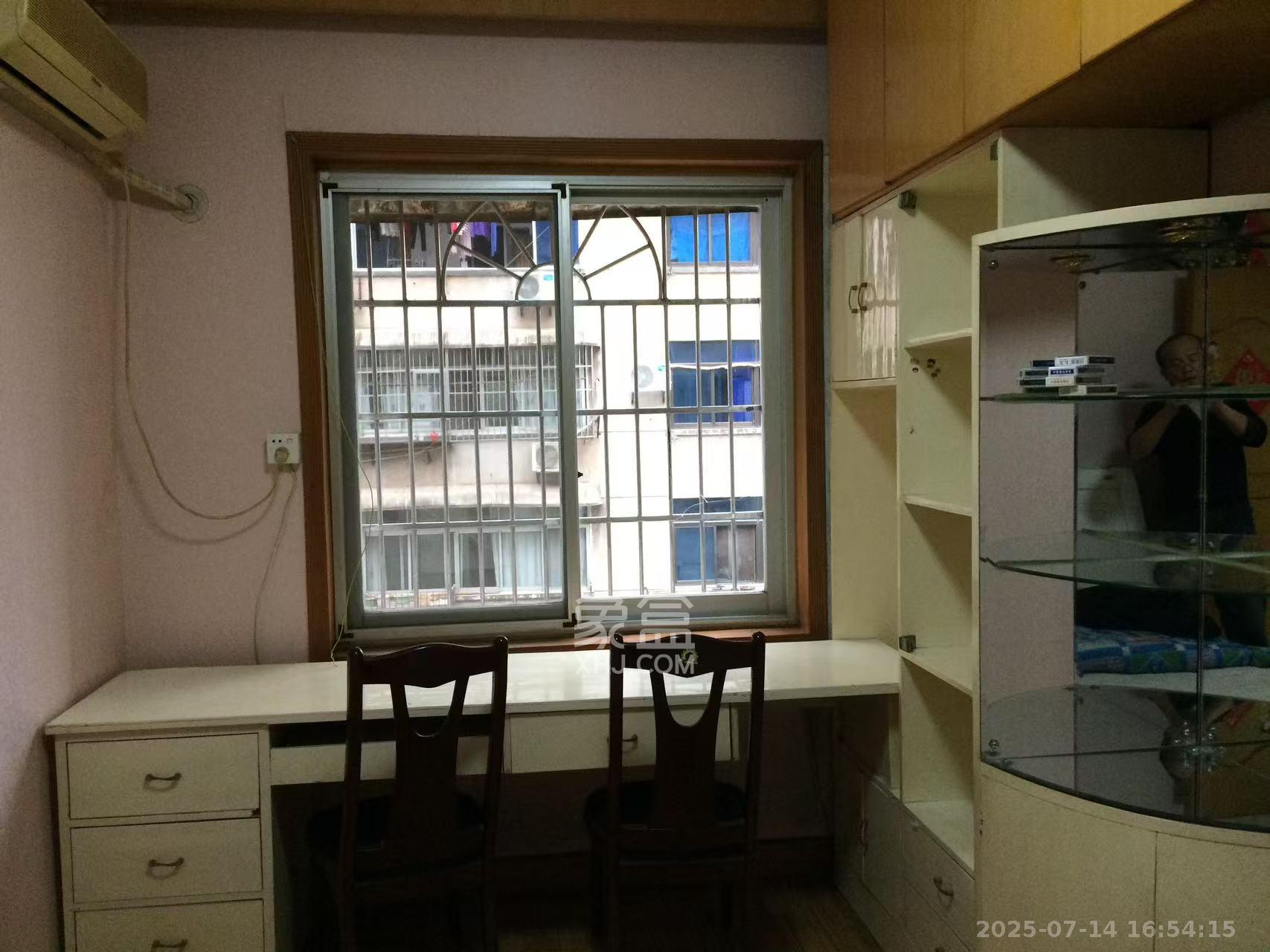 省建苑小区  2室2厅1卫    2000.0元/月 省建苑小区  2室2厅1卫    2000.0元/月室内图