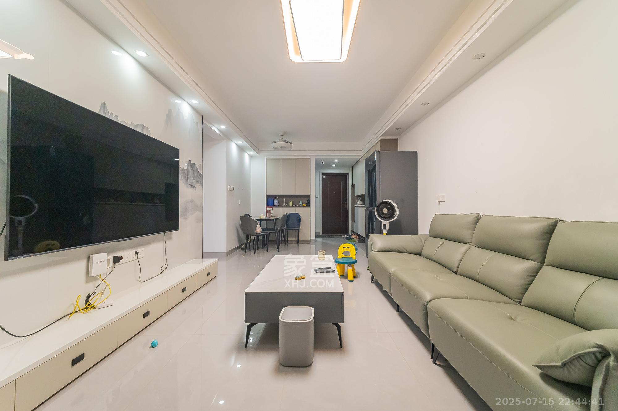 新城悦隽 3室2厅2卫 110.0万 新城悦隽 3室2厅2卫 110.0万客厅