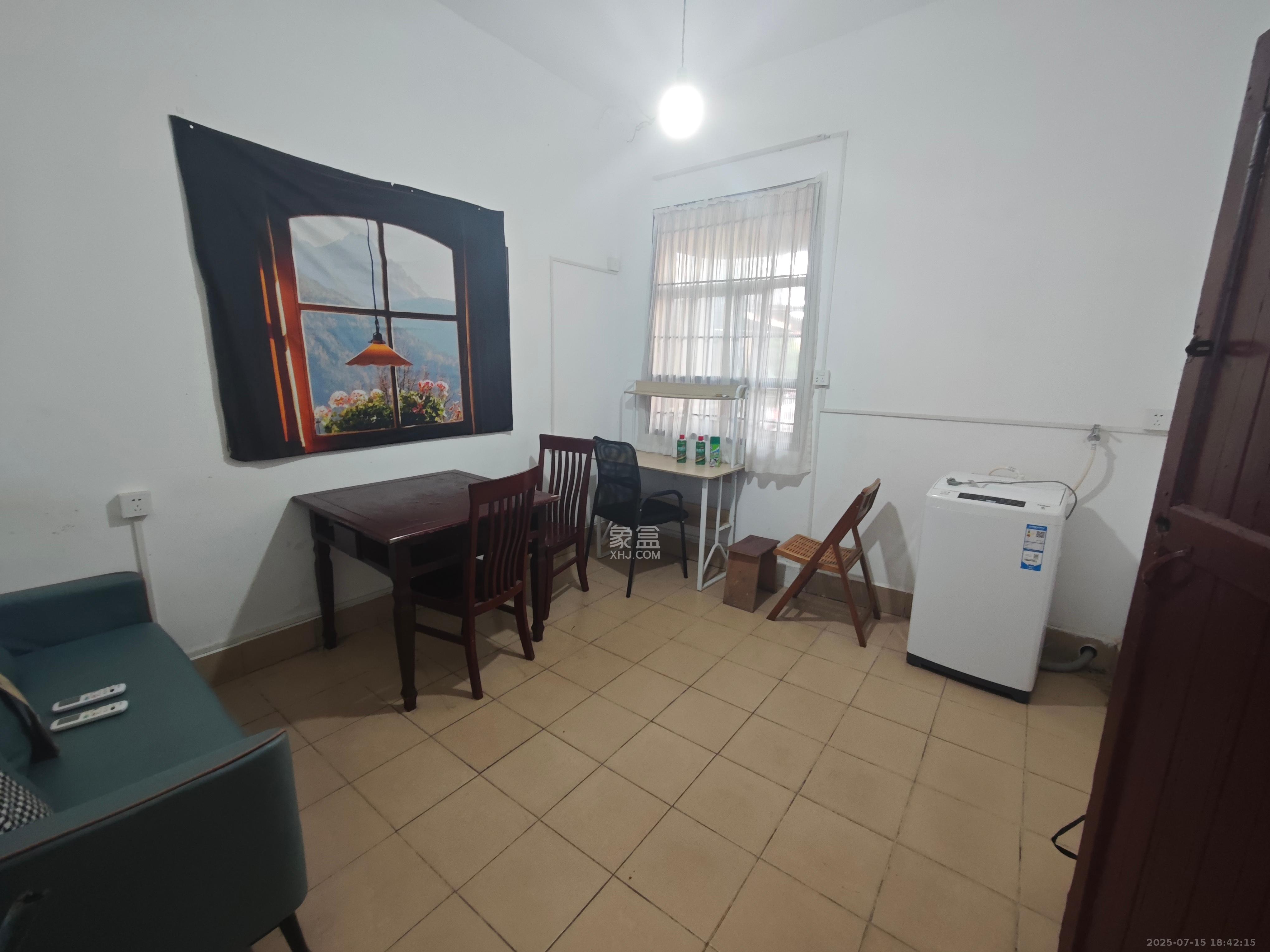 杏花园小区 2室1厅1卫 1300.0元/月 杏花园小区 2室1厅1卫 1300.0元/月室内图