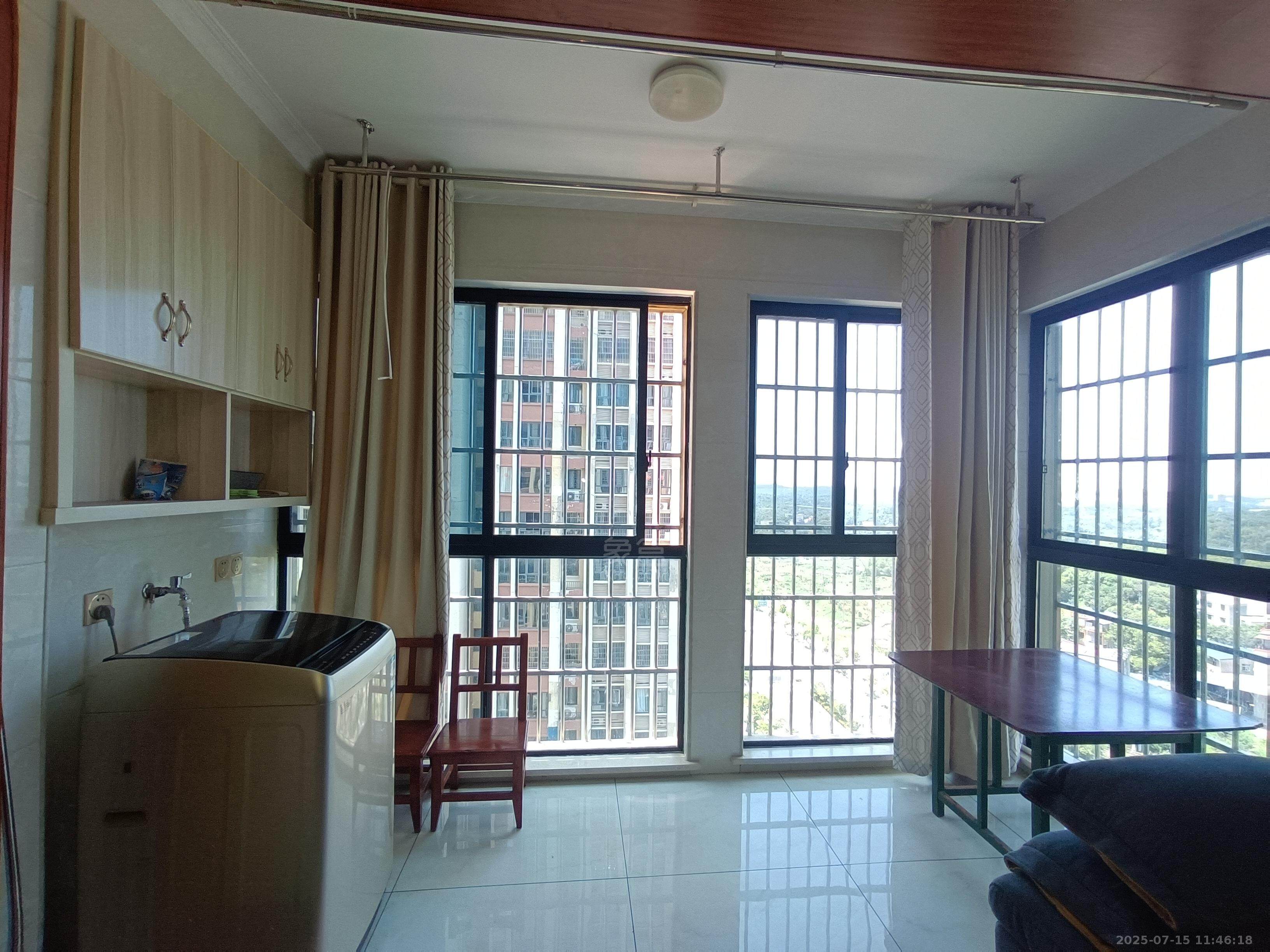 泰山一号 2室2厅1卫 1500.0元/月 泰山一号 2室2厅1卫 1500.0元/月室内图