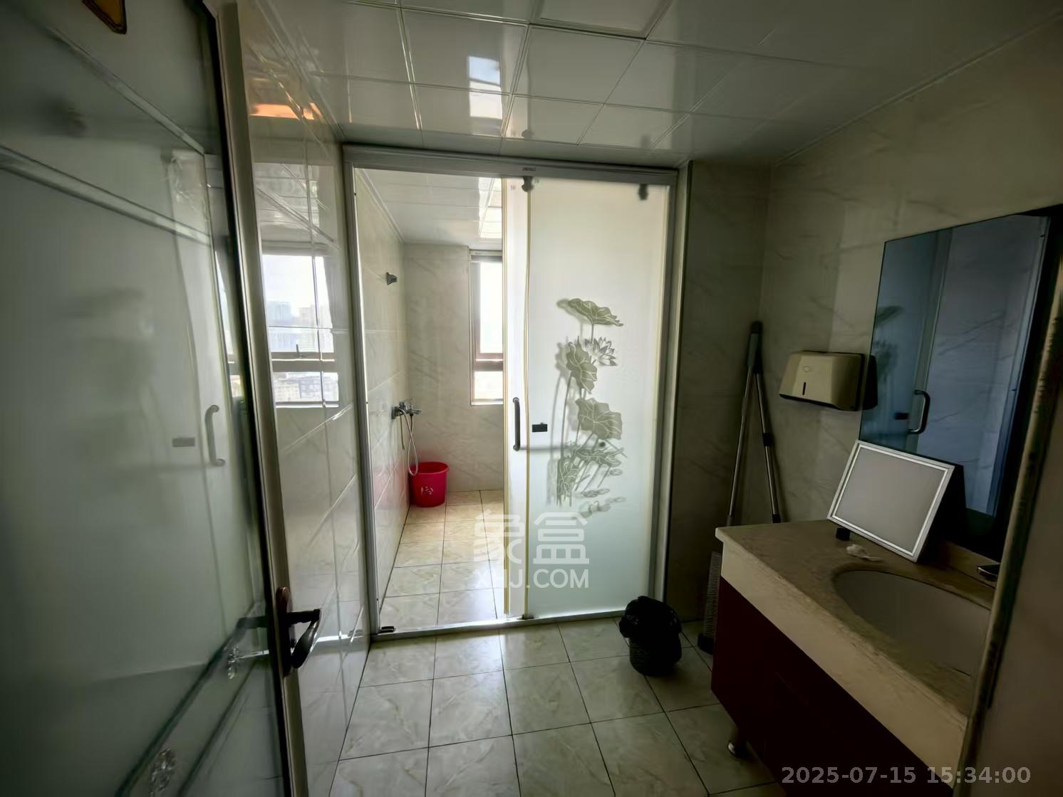 潮宗御苑  4室2厅2卫    7000.0元/月 潮宗御苑  4室2厅2卫    7000.0元/月室内图