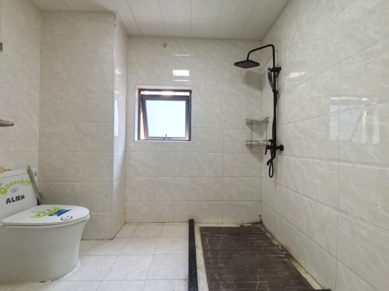 海航豪庭南苑 3室2厅2卫 265.0万 海航豪庭南苑 3室2厅2卫 265.0万客厅