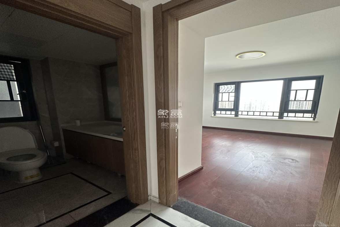 中海阅江府  4室2厅2卫    5000.0元/月 中海阅江府  4室2厅2卫    5000.0元/月室内图