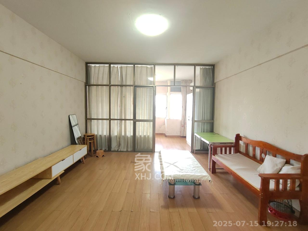 东方公寓  1室1厅1卫   1500.00元/月