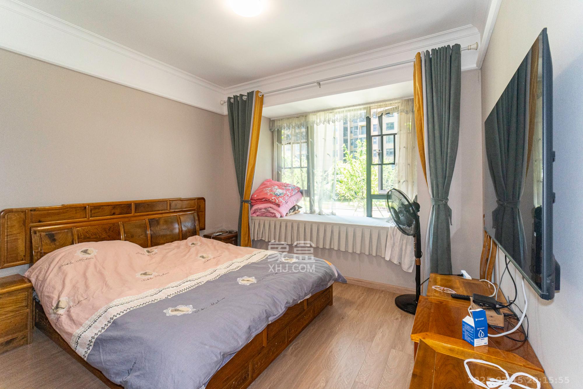 运达锦绣广场 3室2厅2卫 150.0万 运达锦绣广场 3室2厅2卫 150.0万卧室