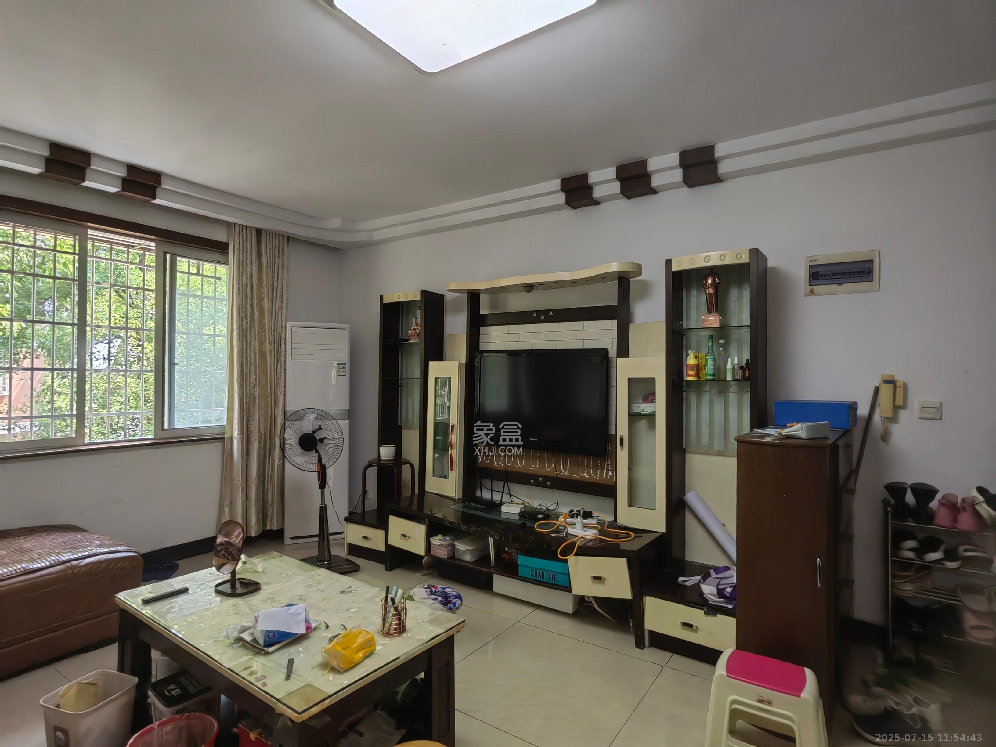 新桥小区 3室2厅1卫 2200.0元/月 新桥小区 3室2厅1卫 2200.0元/月室内图