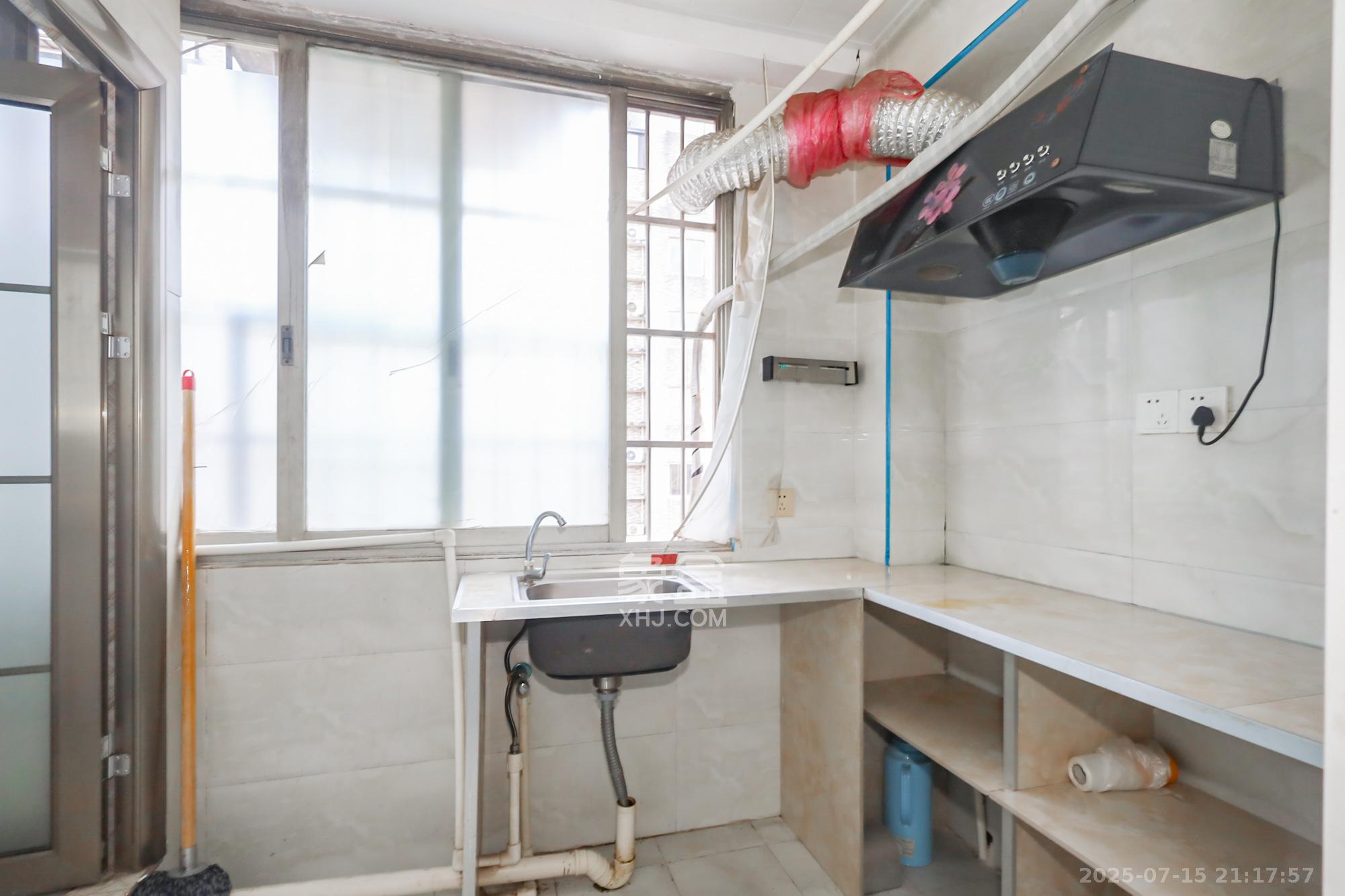 英才园商贸楼 3室1厅2卫 68.0万 英才园商贸楼 3室1厅2卫 68.0万厨房