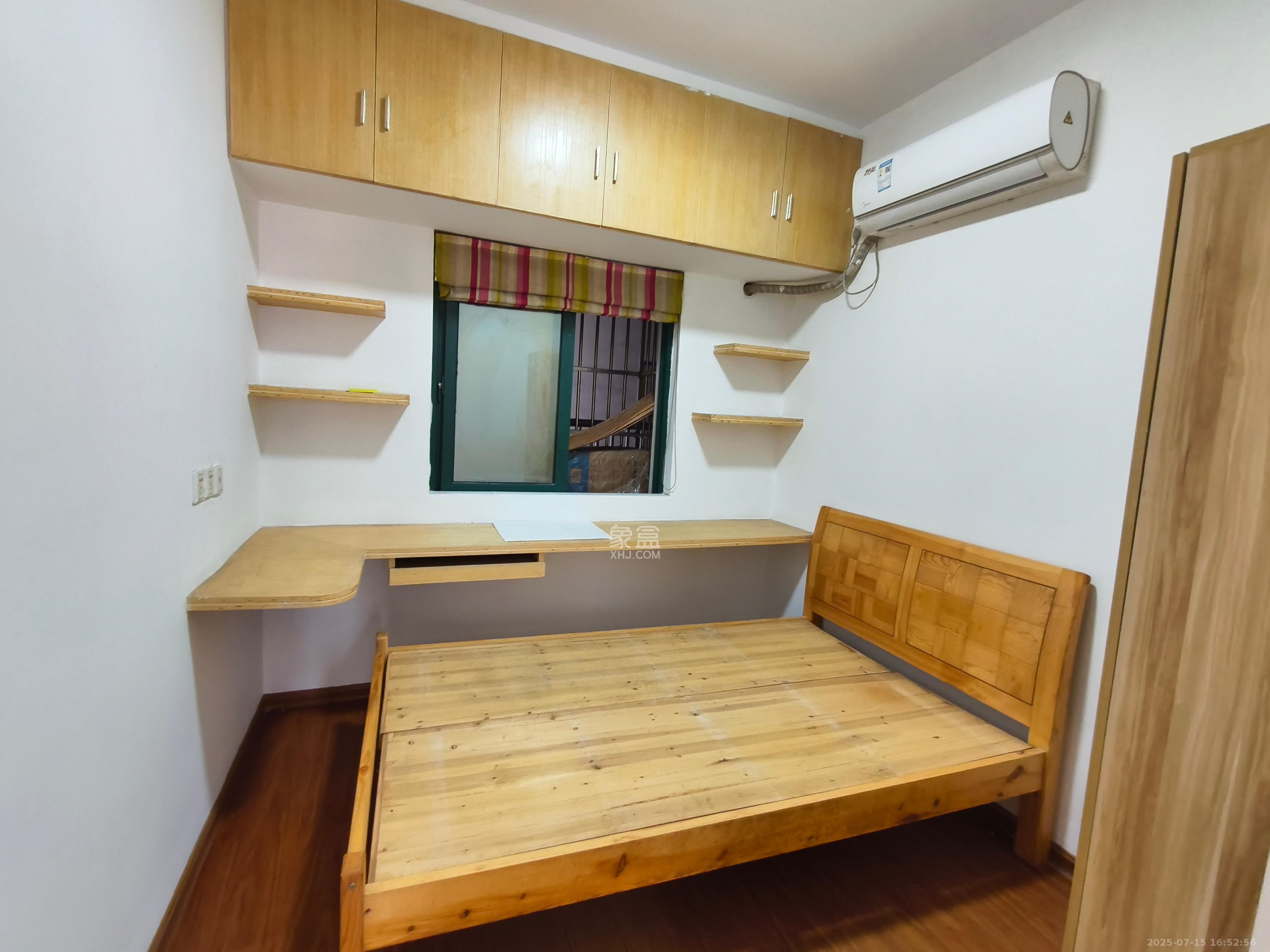 华天LOHO小镇 2室2厅1卫 1500.0元/月 华天LOHO小镇 2室2厅1卫 1500.0元/月室内图