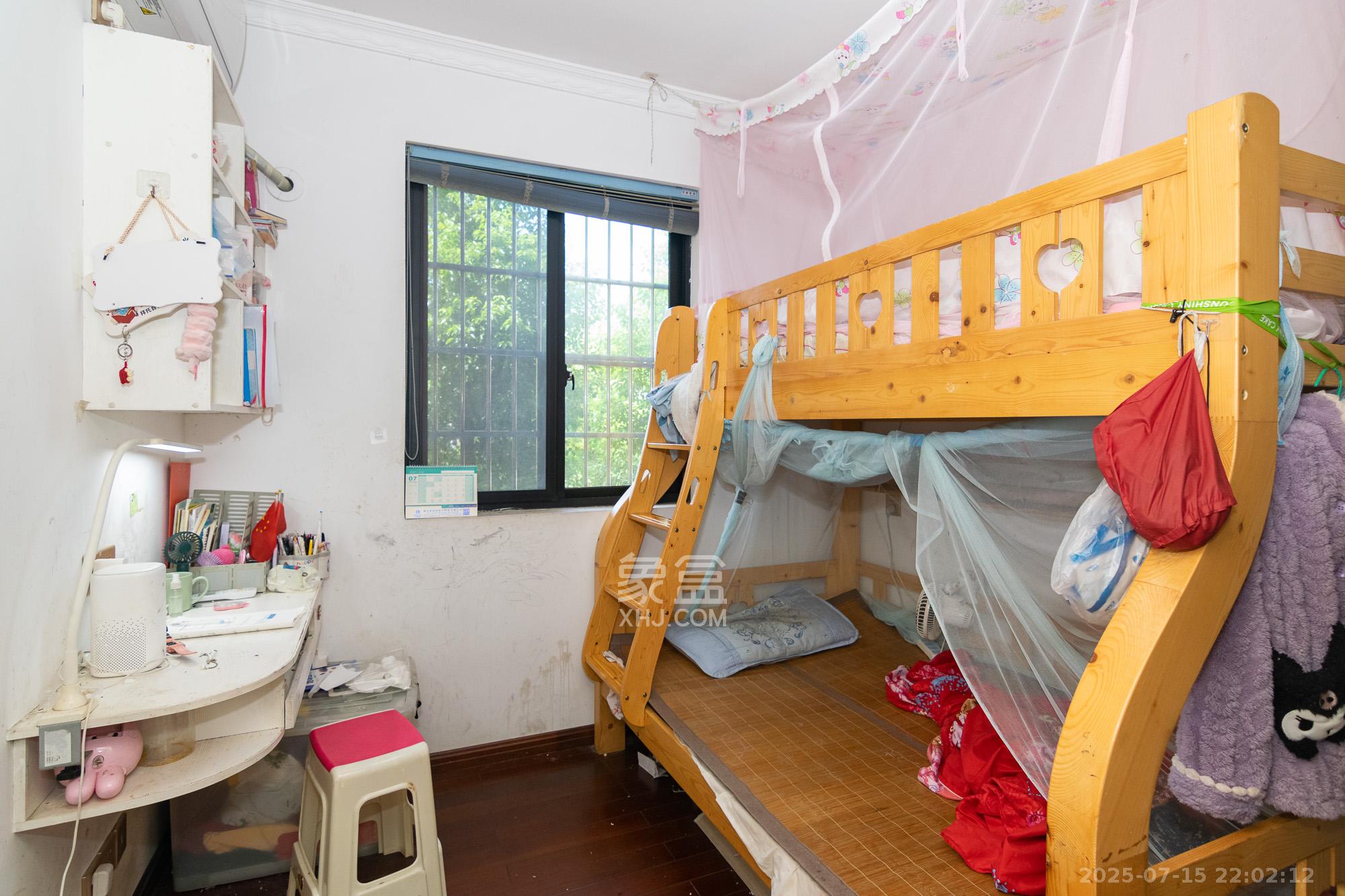 丽景华庭 1室2厅1卫 42.8万 丽景华庭 1室2厅1卫 42.8万卧室