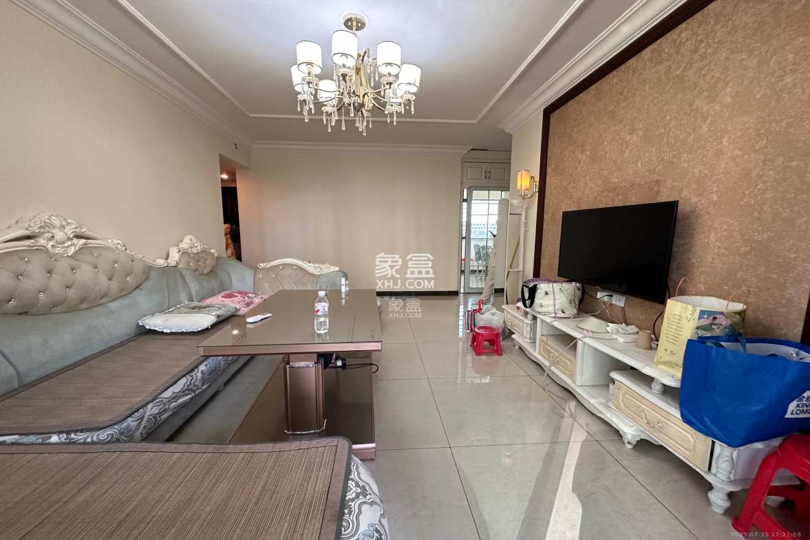 恒大雅苑 3室2厅2卫 3000.00元/月 恒大雅苑 3室2厅2卫 3000.00元/月室内图