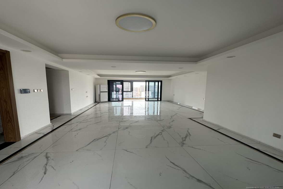 中海阅江府  4室2厅2卫    5000.0元/月 中海阅江府  4室2厅2卫    5000.0元/月室内图