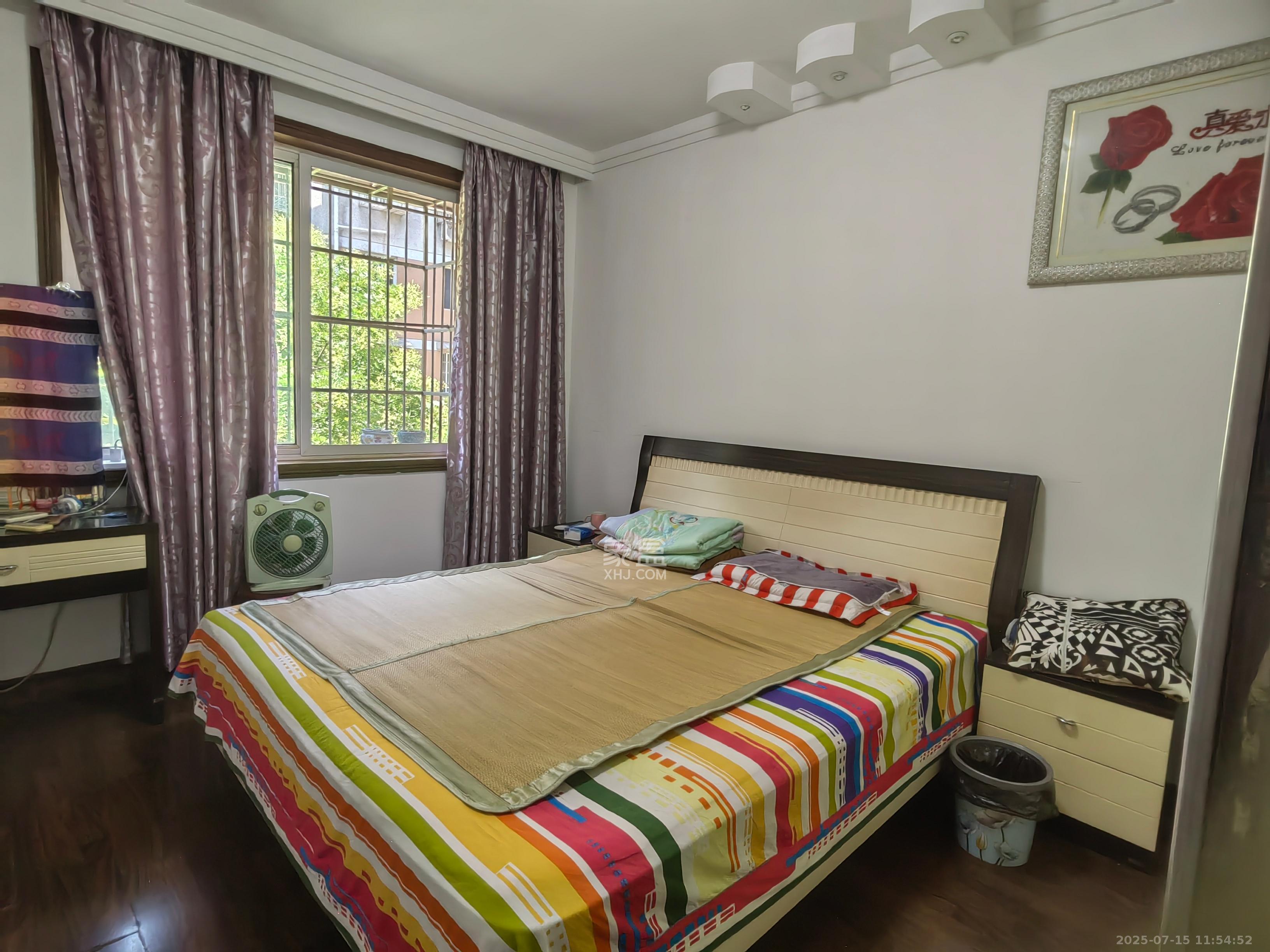 新桥小区 3室2厅1卫 2200.0元/月 新桥小区 3室2厅1卫 2200.0元/月室内图