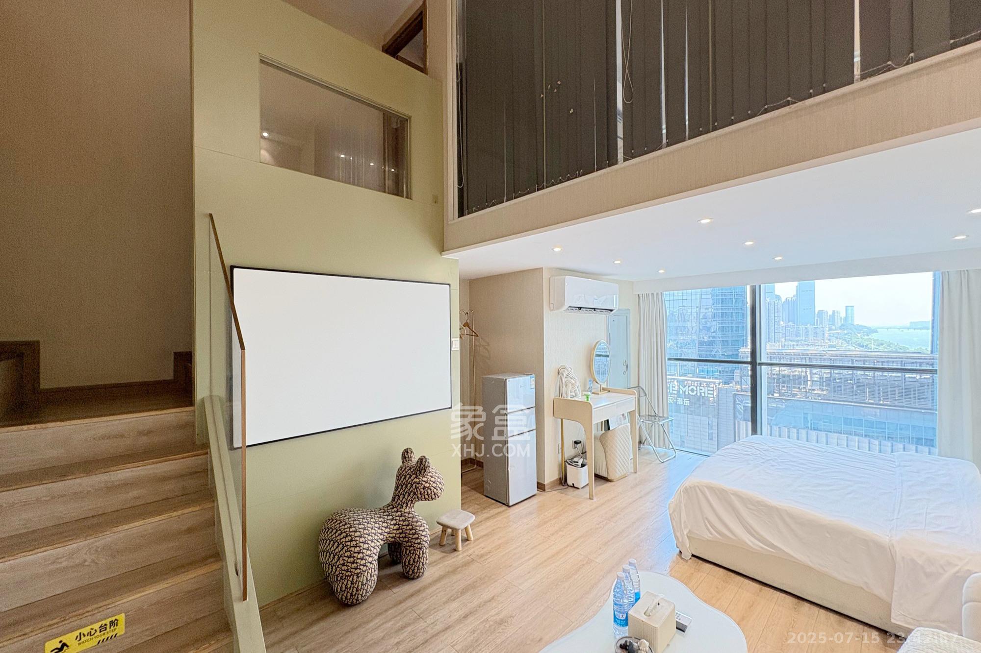 华远云玺公寓 2室1厅1卫 90.0万 华远云玺公寓 2室1厅1卫 90.0万客厅