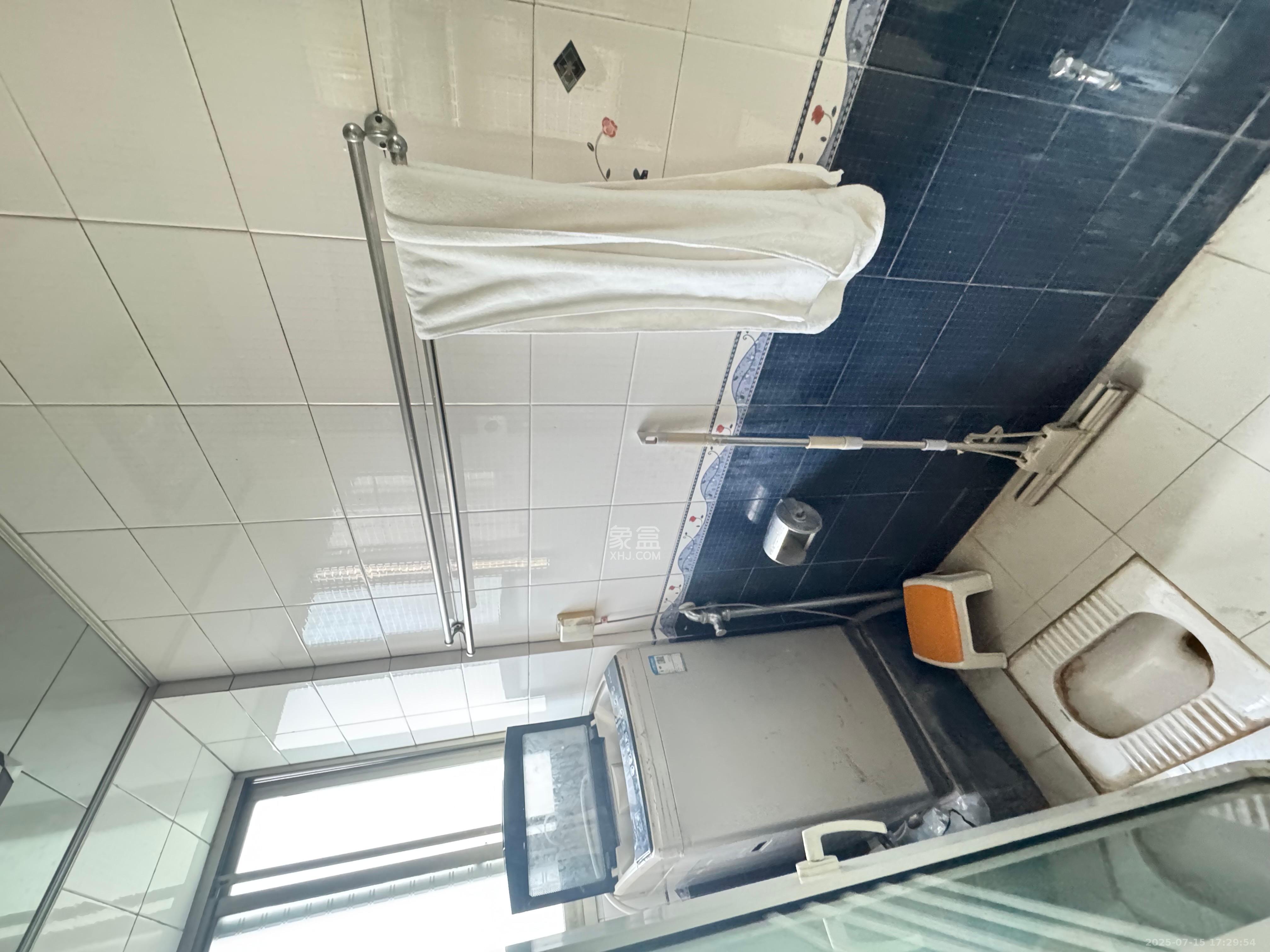长勘小区  2室1厅1卫   2500.00元/月室内图