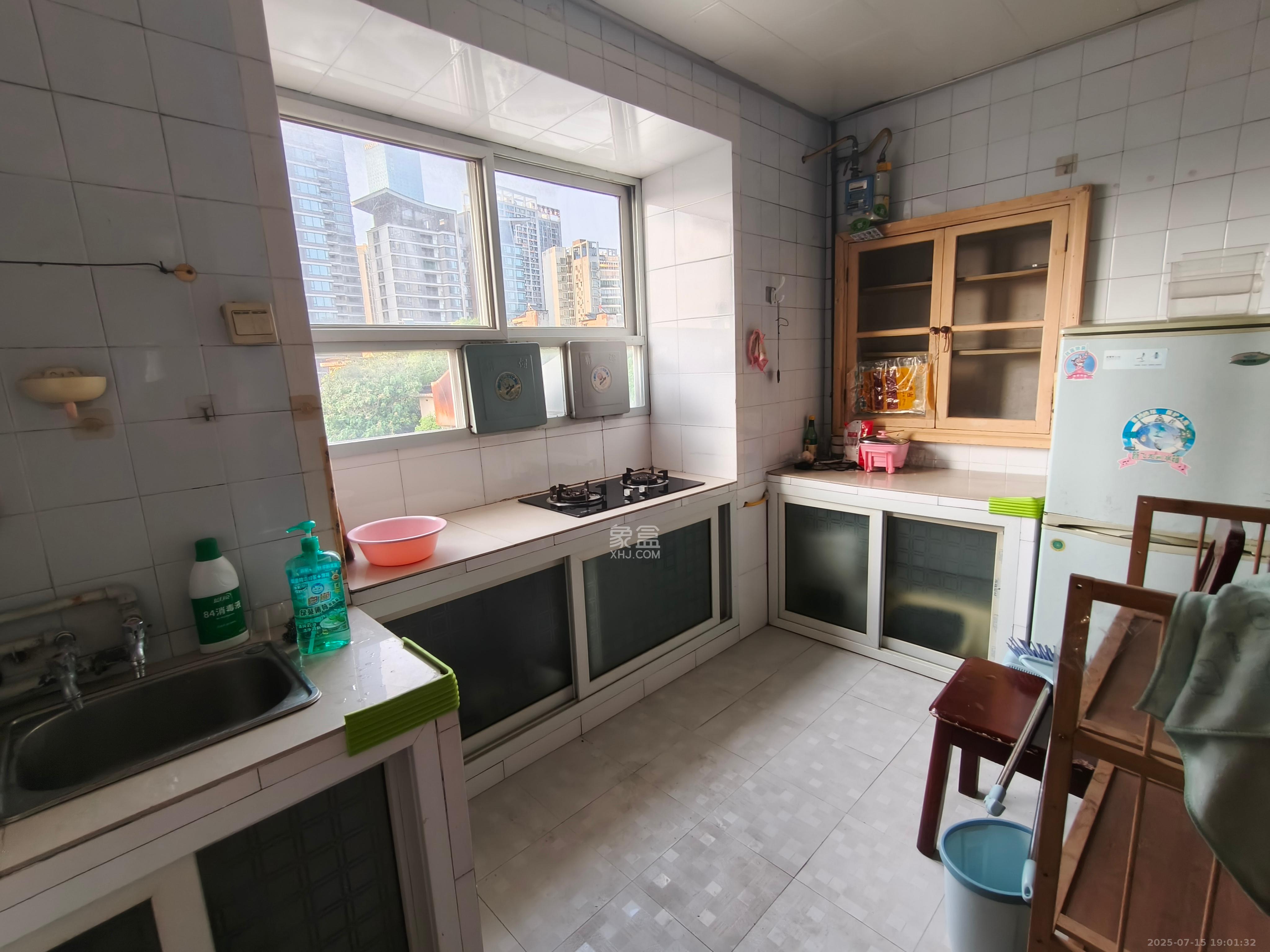 中南大学湘雅附一北院  2室1厅1卫    2200.0元/月 中南大学湘雅附一北院  2室1厅1卫    2200.0元/月