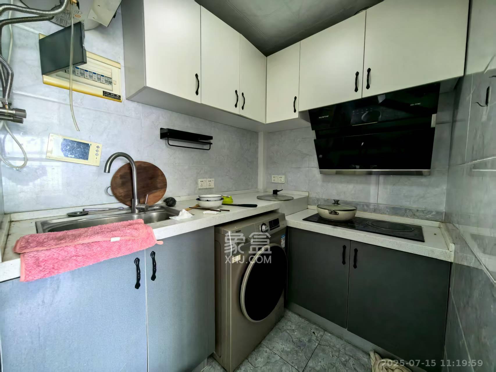 金色loft(鑫秋大厦)  1室1厅1卫    1800.0元/月 金色loft(鑫秋大厦)  1室1厅1卫    1800.0元/月室内图