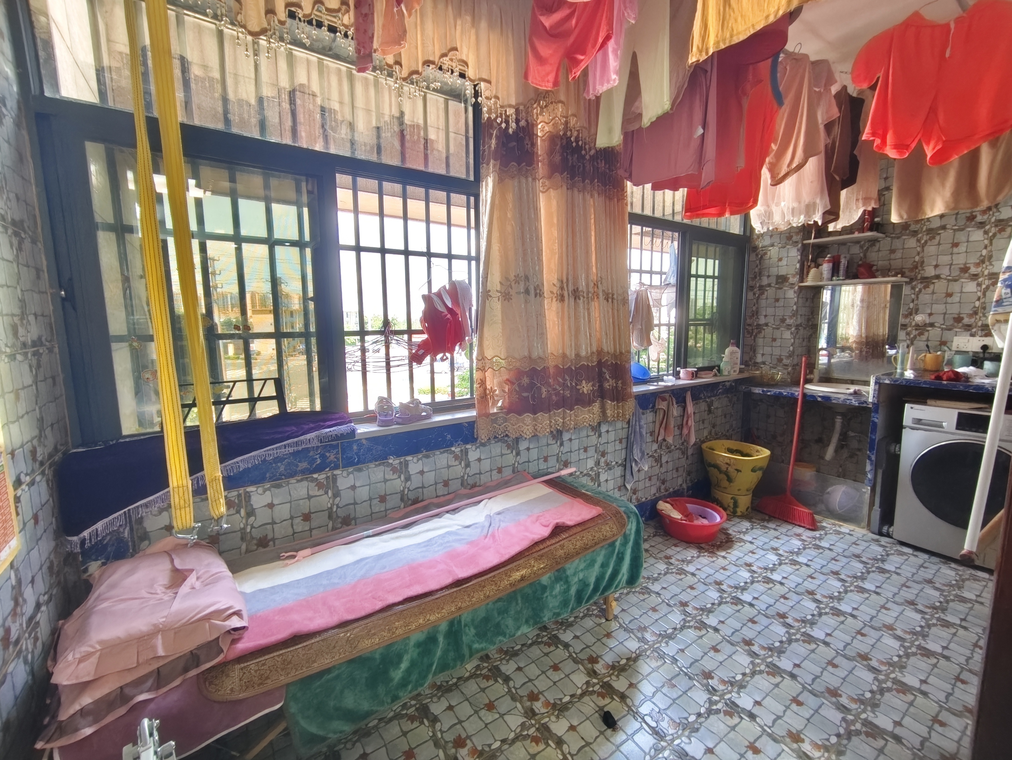 万花坊金城雅舍 3室2厅2卫 120.0万 万花坊金城雅舍 3室2厅2卫 120.0万客厅